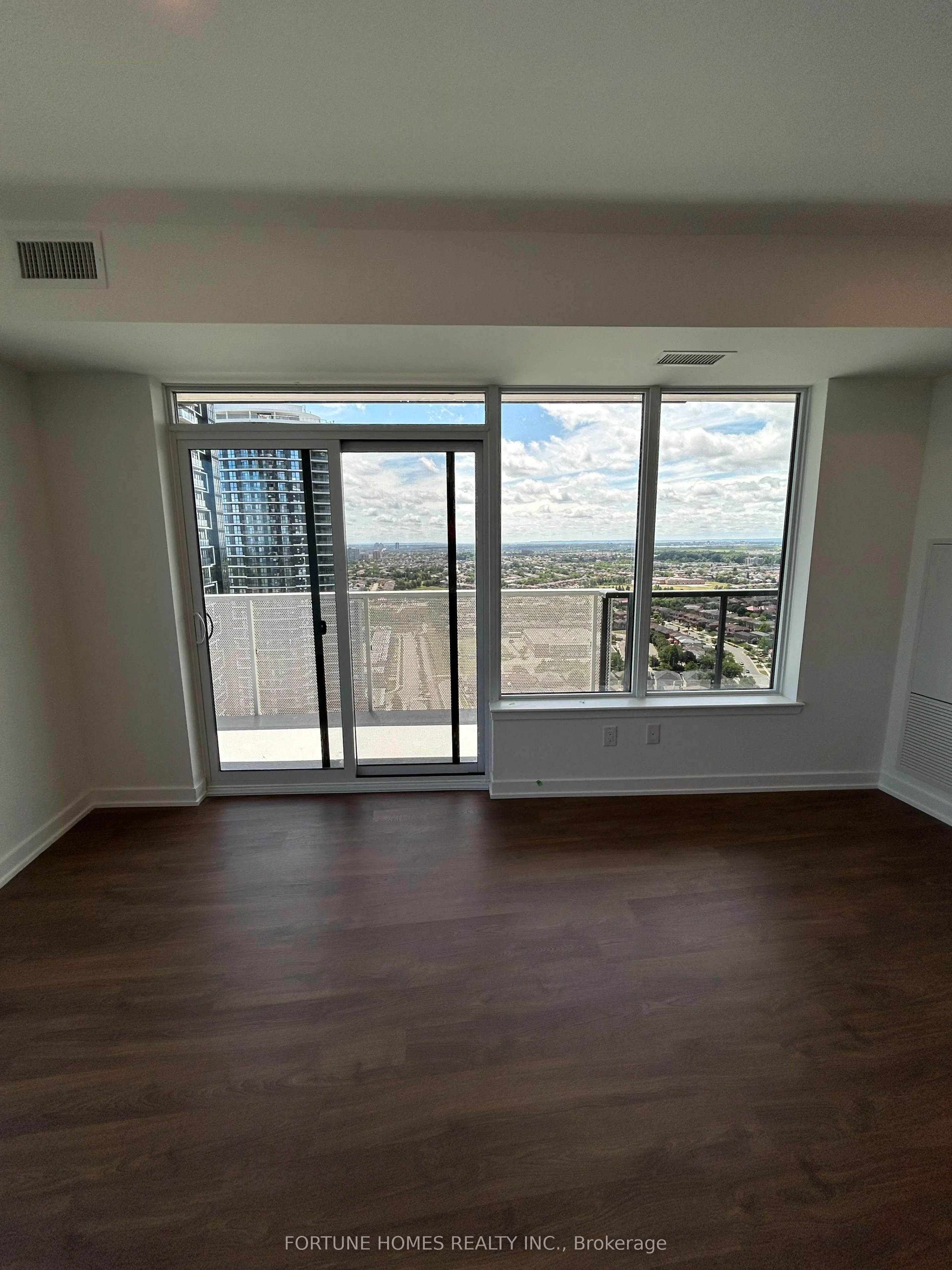 5105 Hurontario Street, #2405