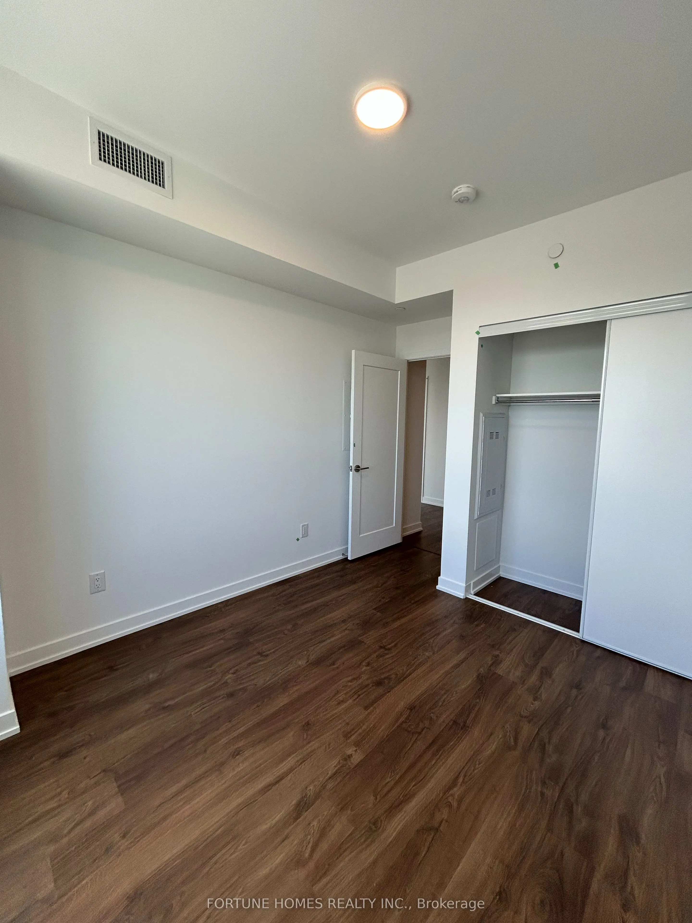 5105 Hurontario Street, #2405