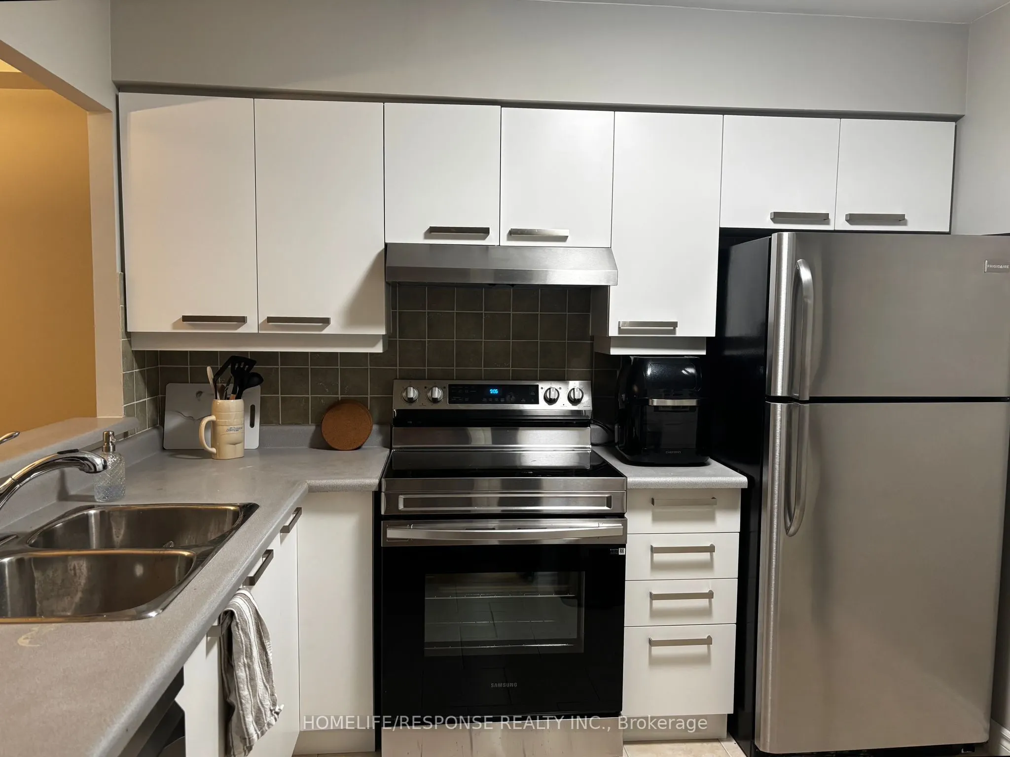 55 ELM Drive, #2302