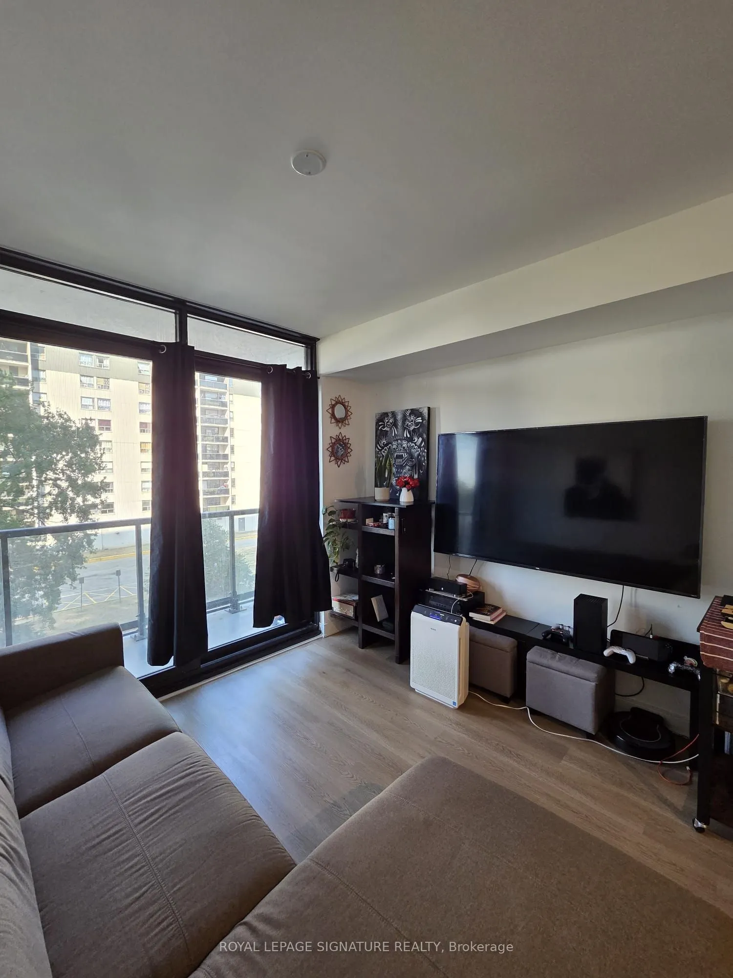 86 Dundas Street E, #314