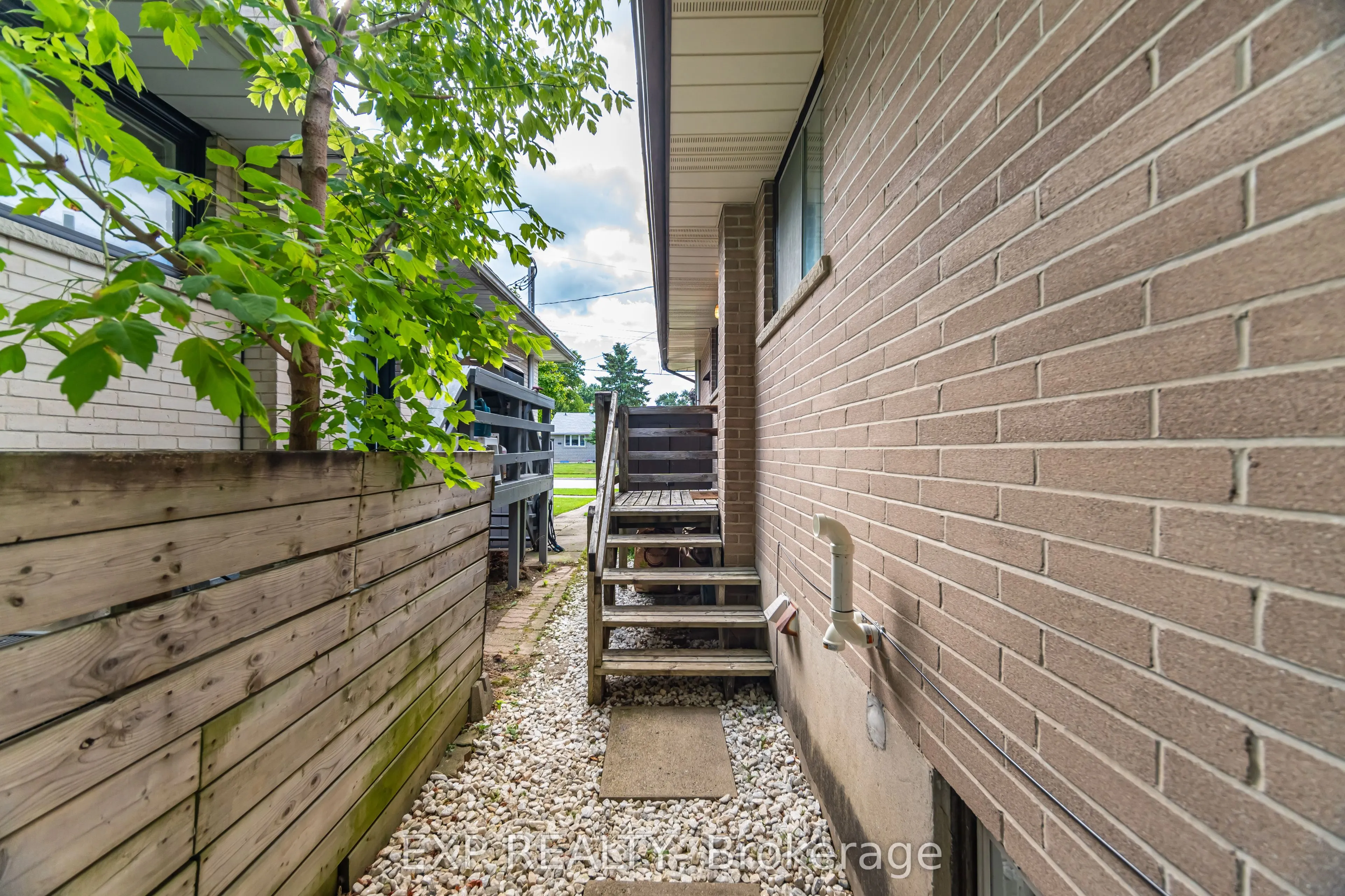 5 GAIREY Drive