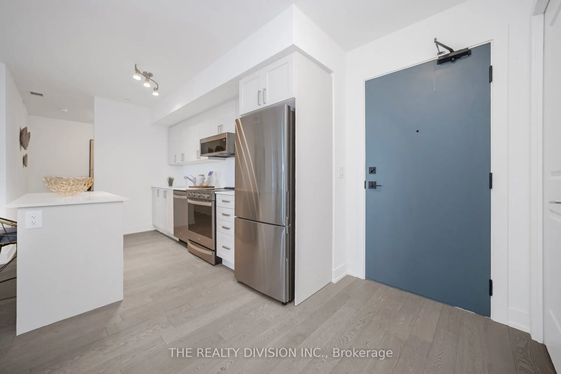 1063 Douglas Mccurdy Common, #606