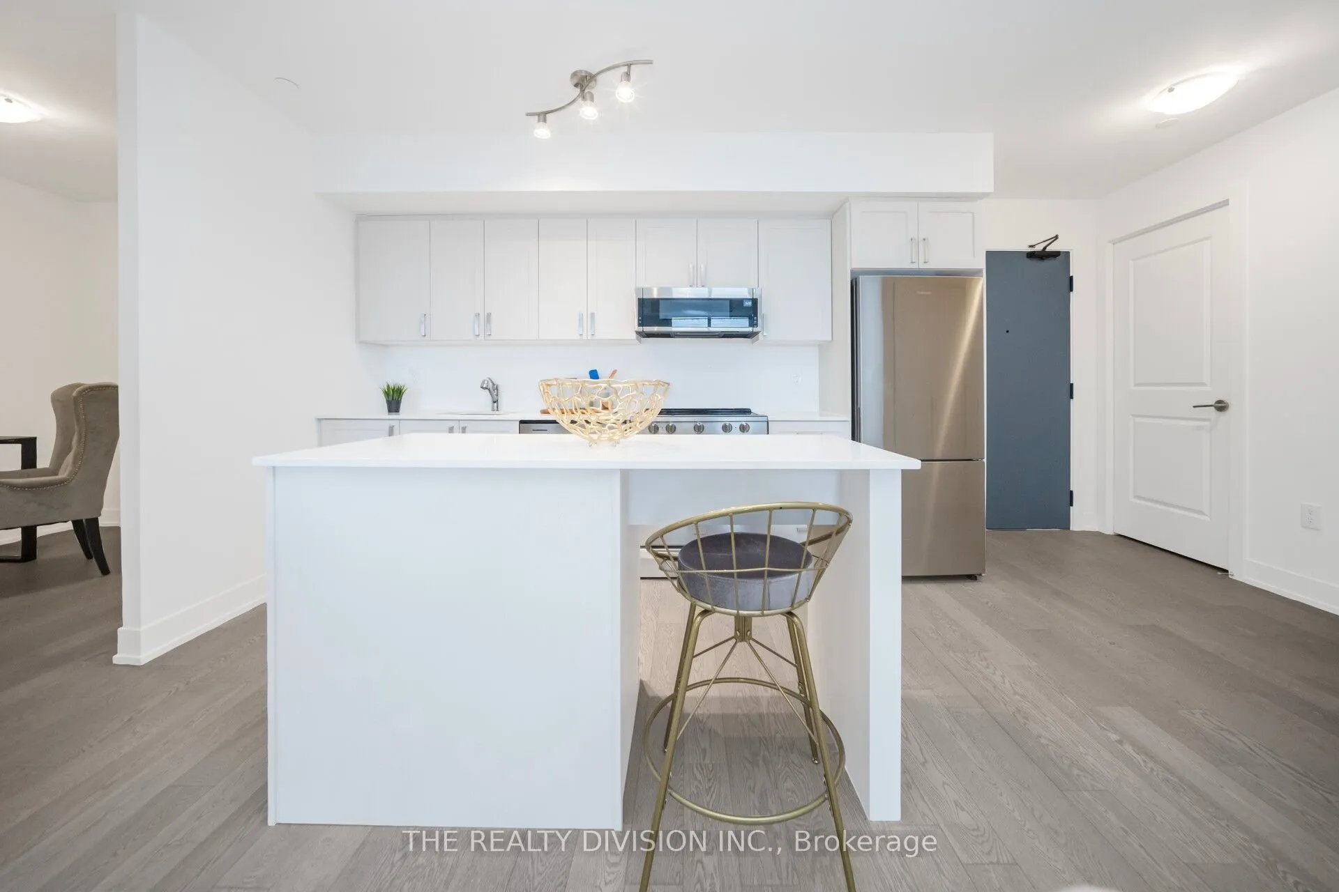1063 Douglas Mccurdy Common, #606