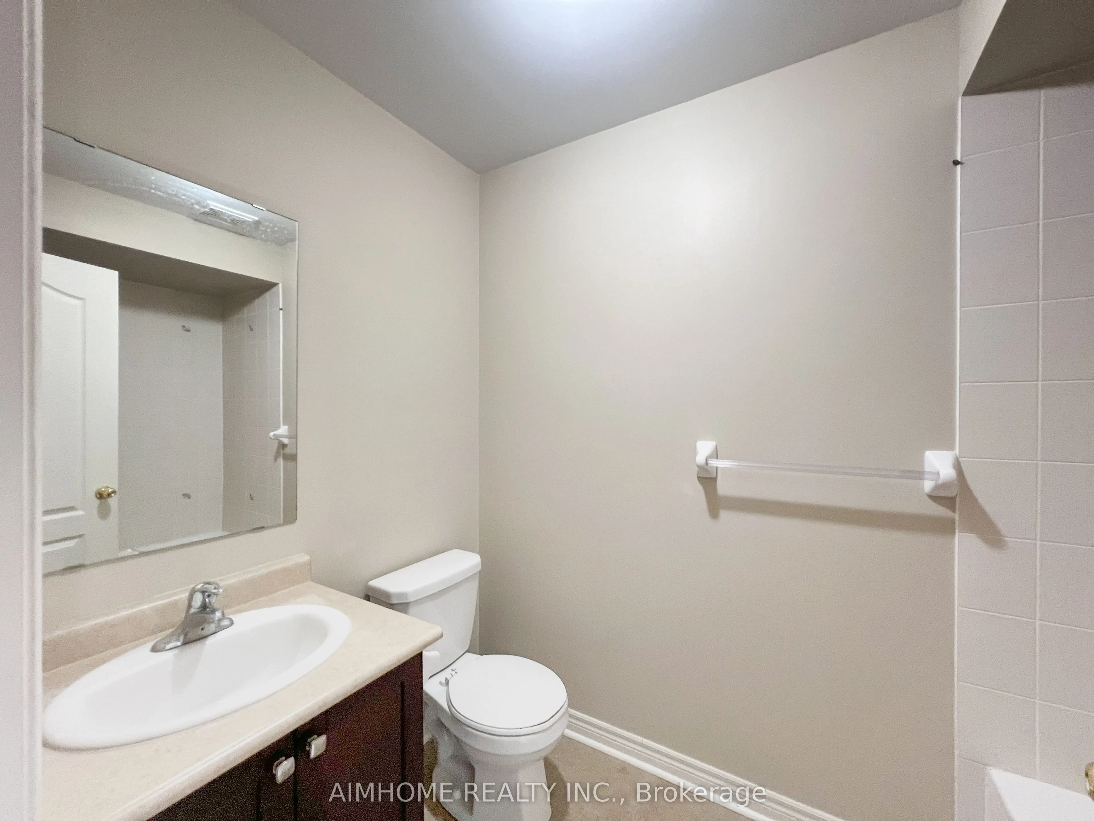 4439 Centretown Way