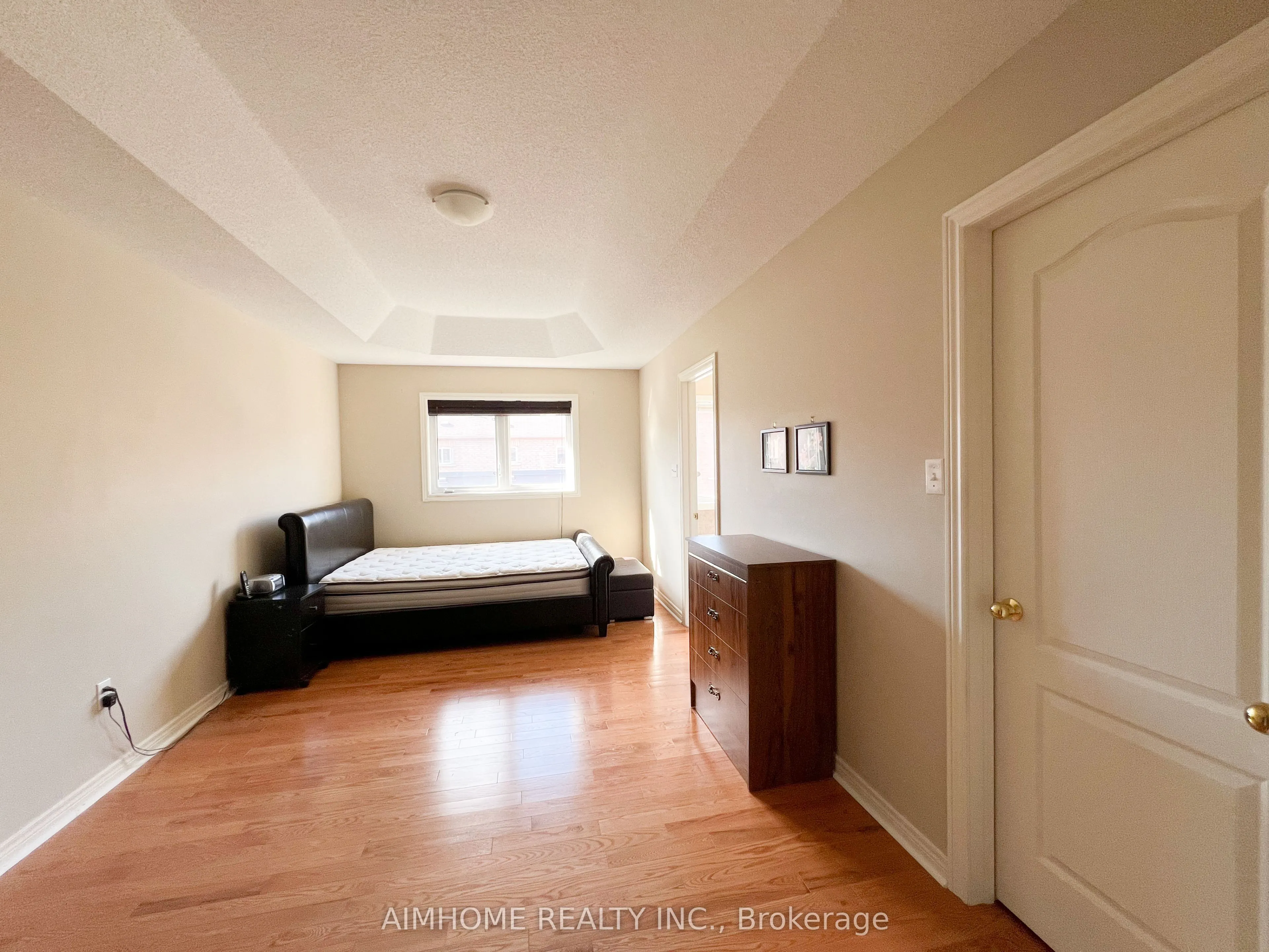 4439 Centretown Way