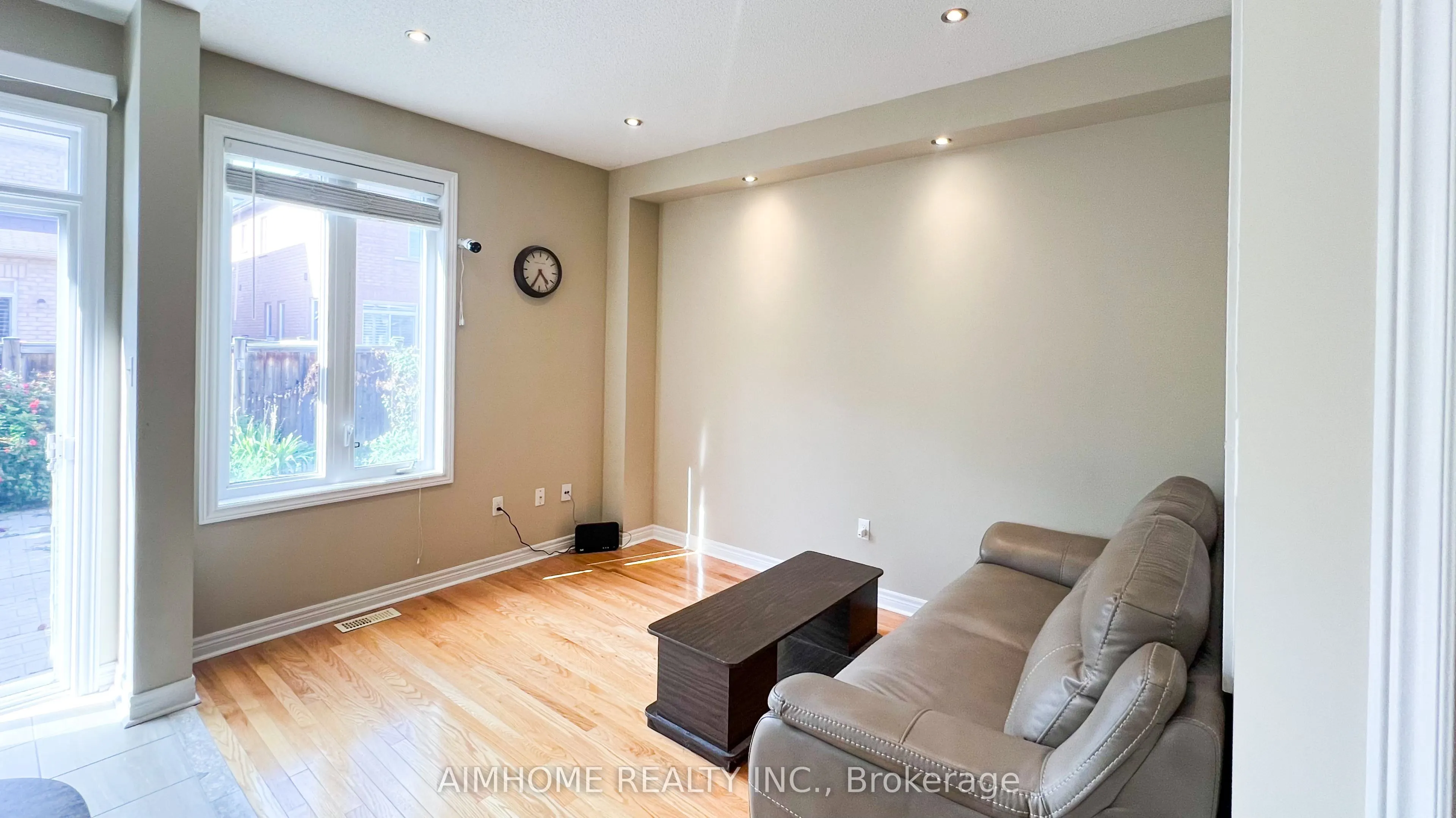 4439 Centretown Way