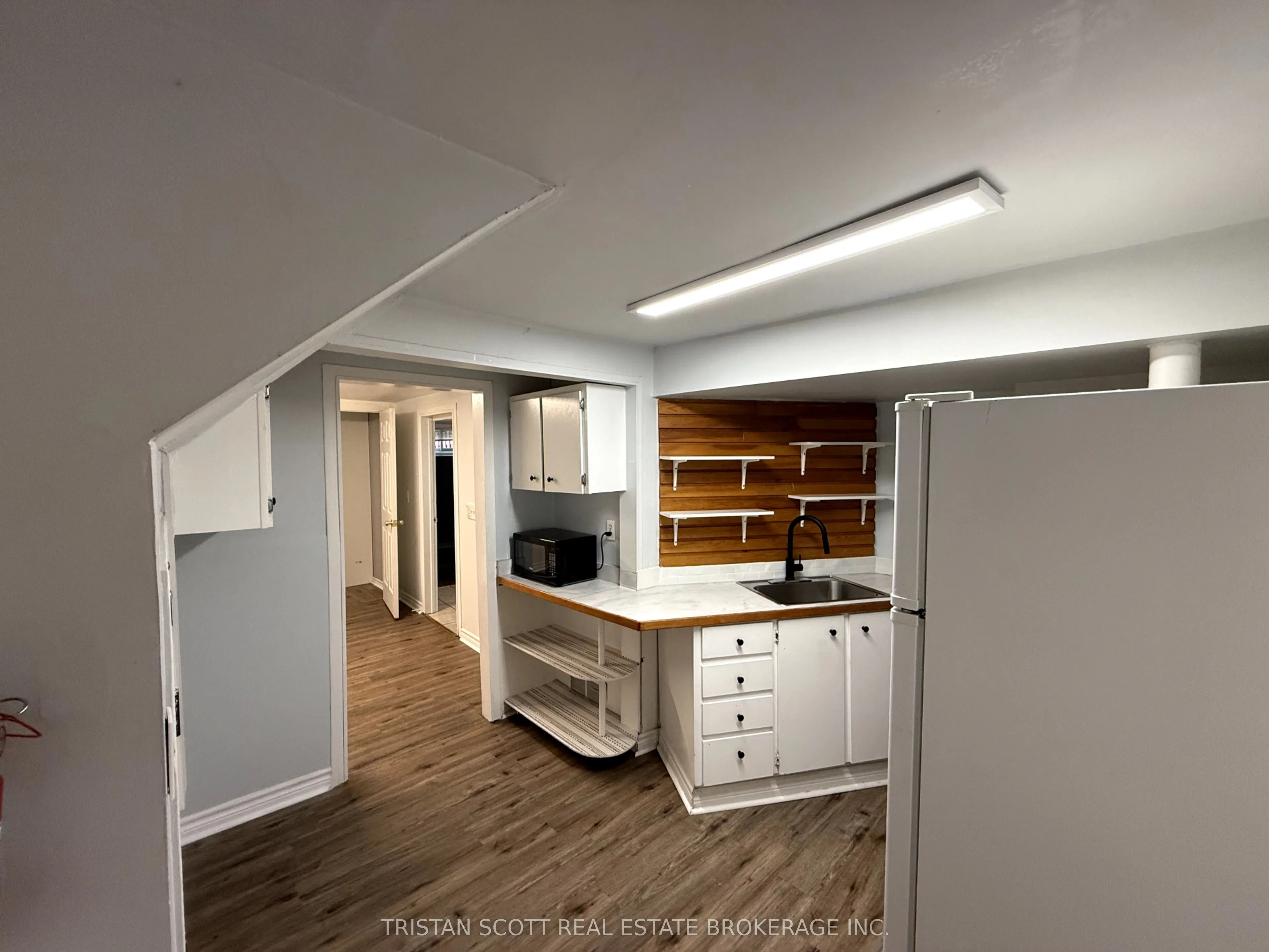 3450 Queenston Drive