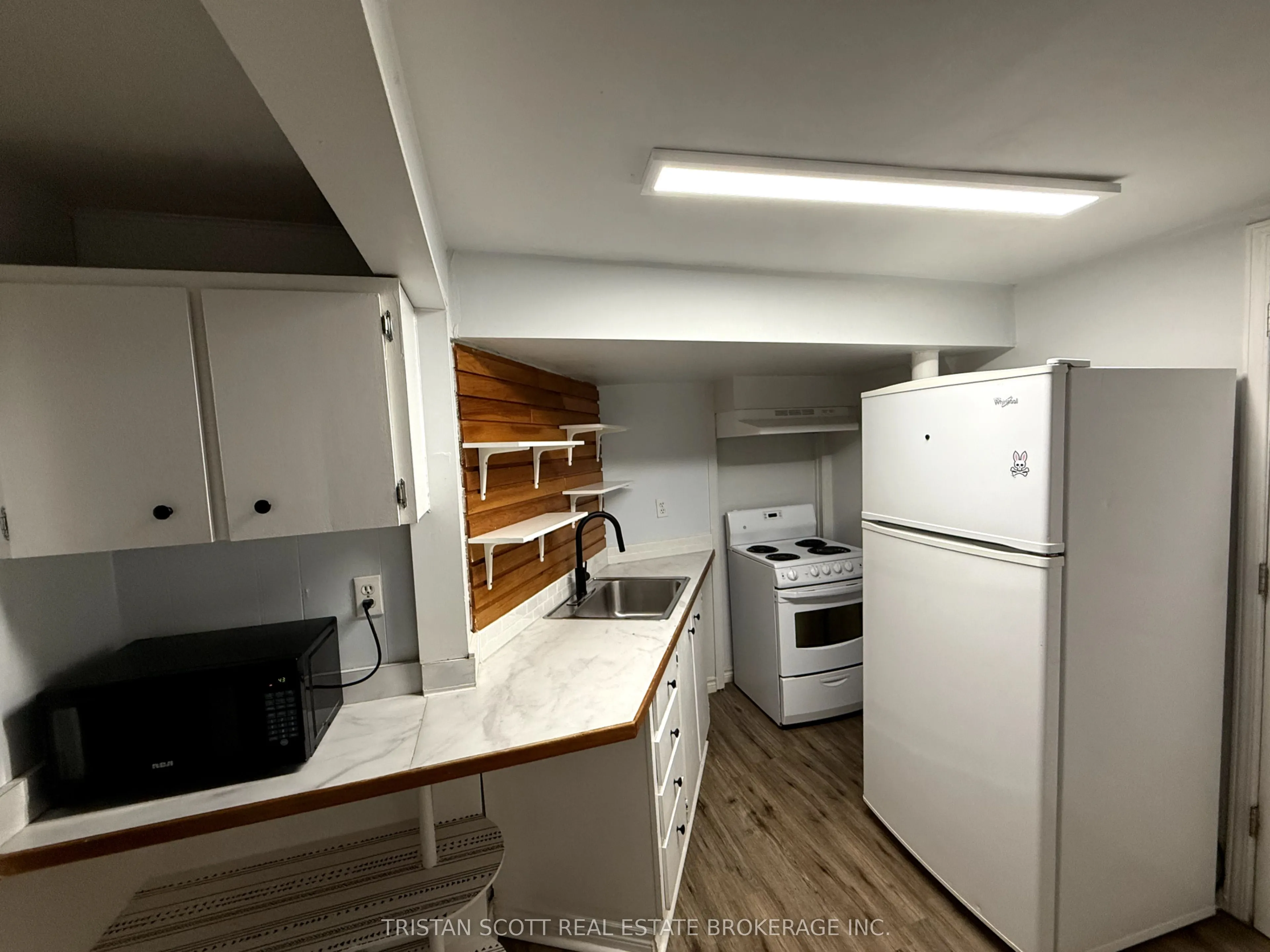 3450 Queenston Drive