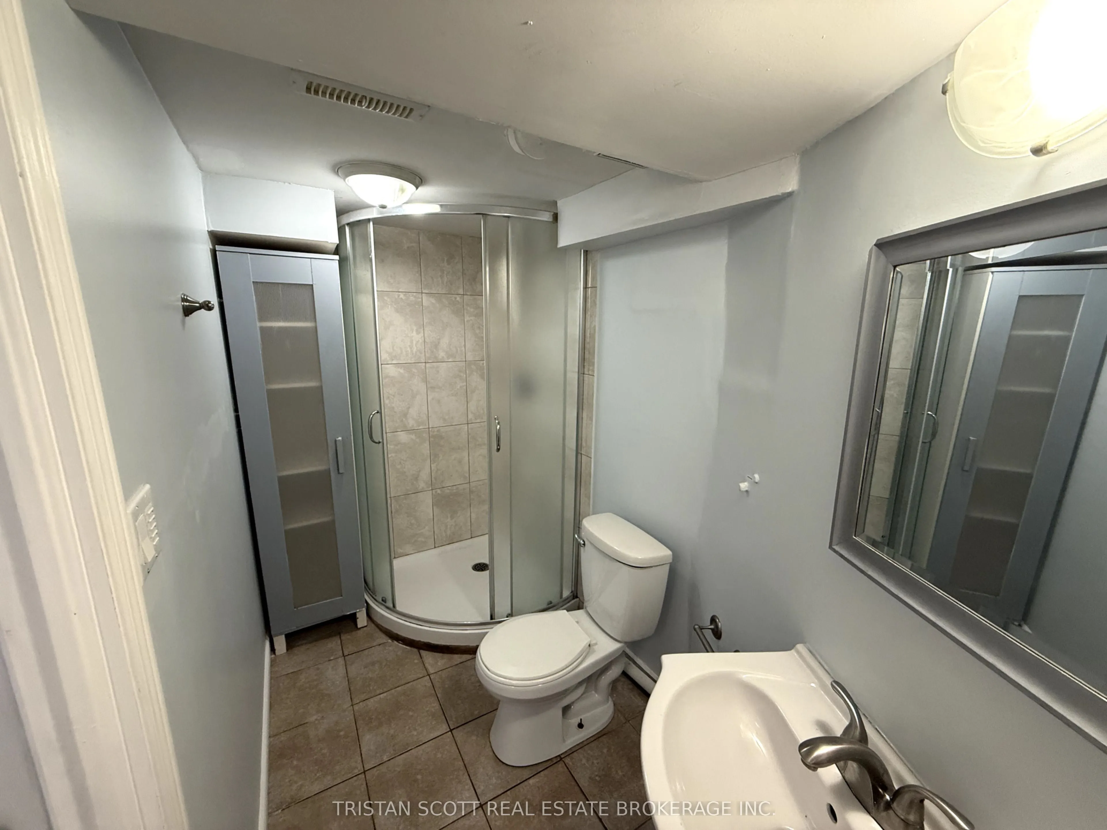 3450 Queenston Drive