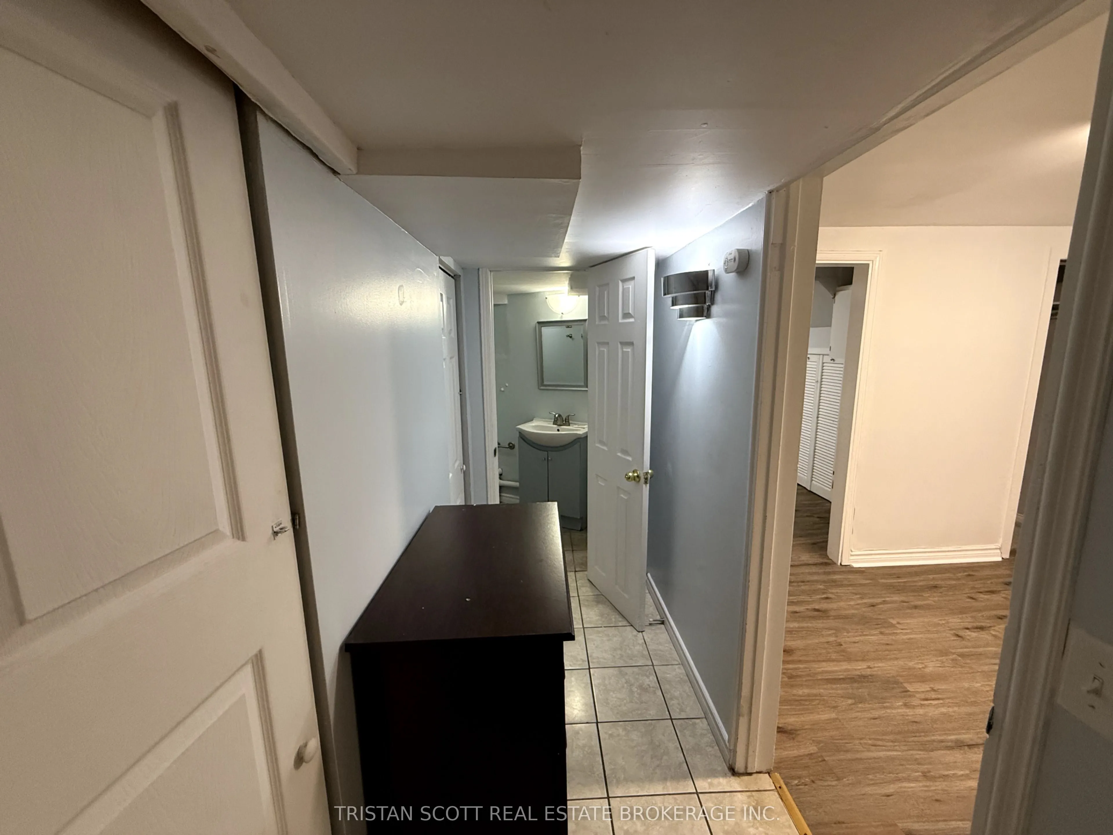 3450 Queenston Drive