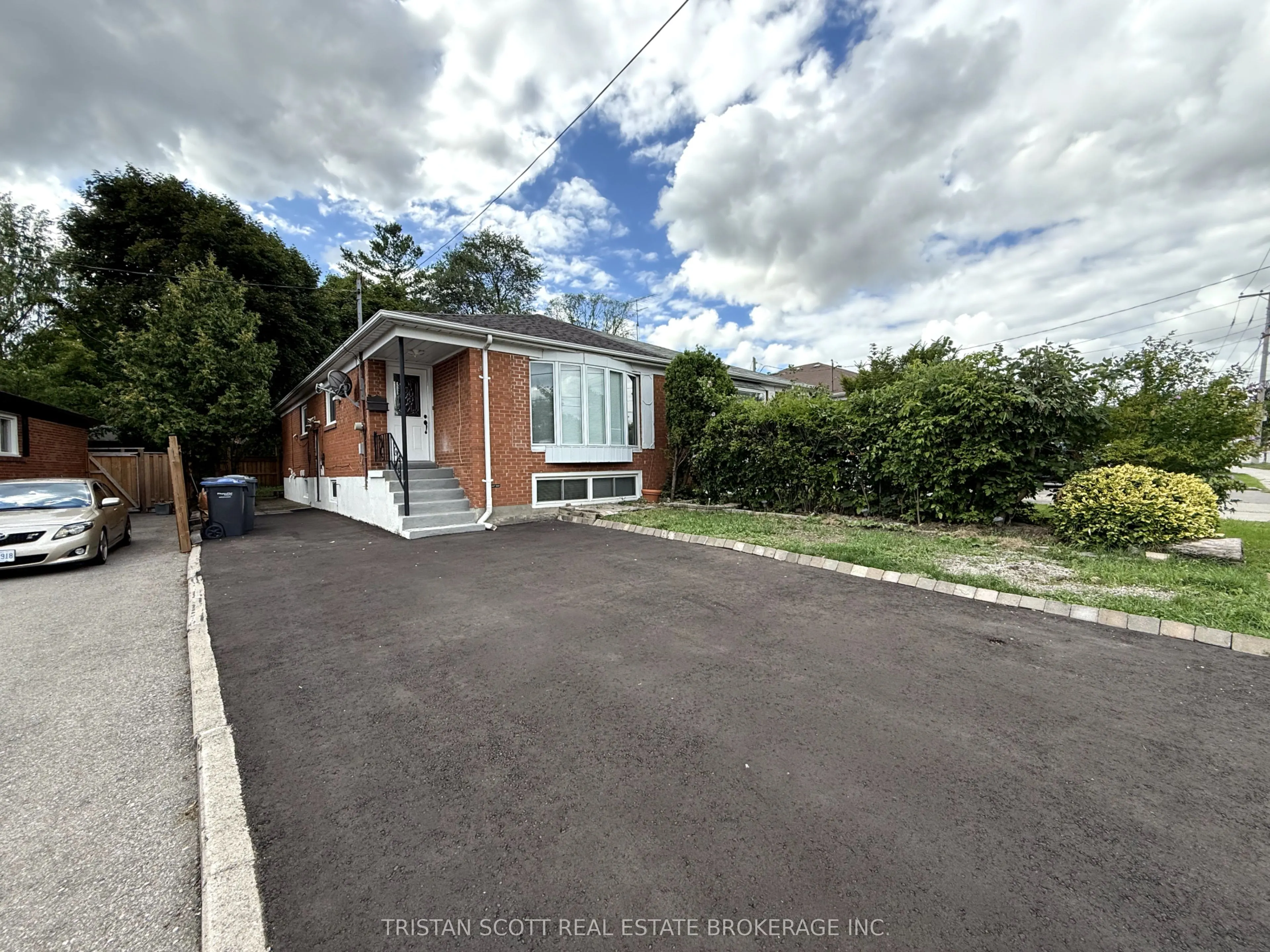 3450 Queenston Drive