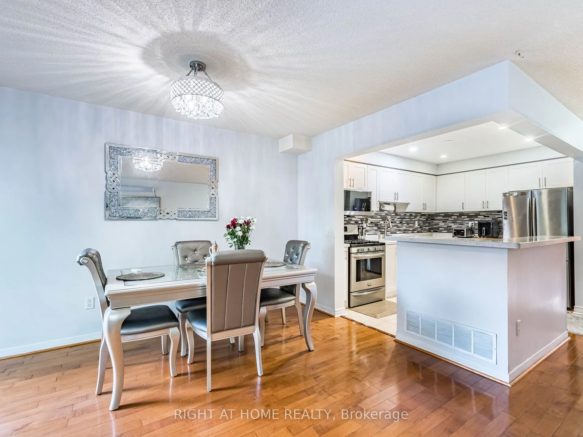 5030 Heatherleigh Avenue, #217