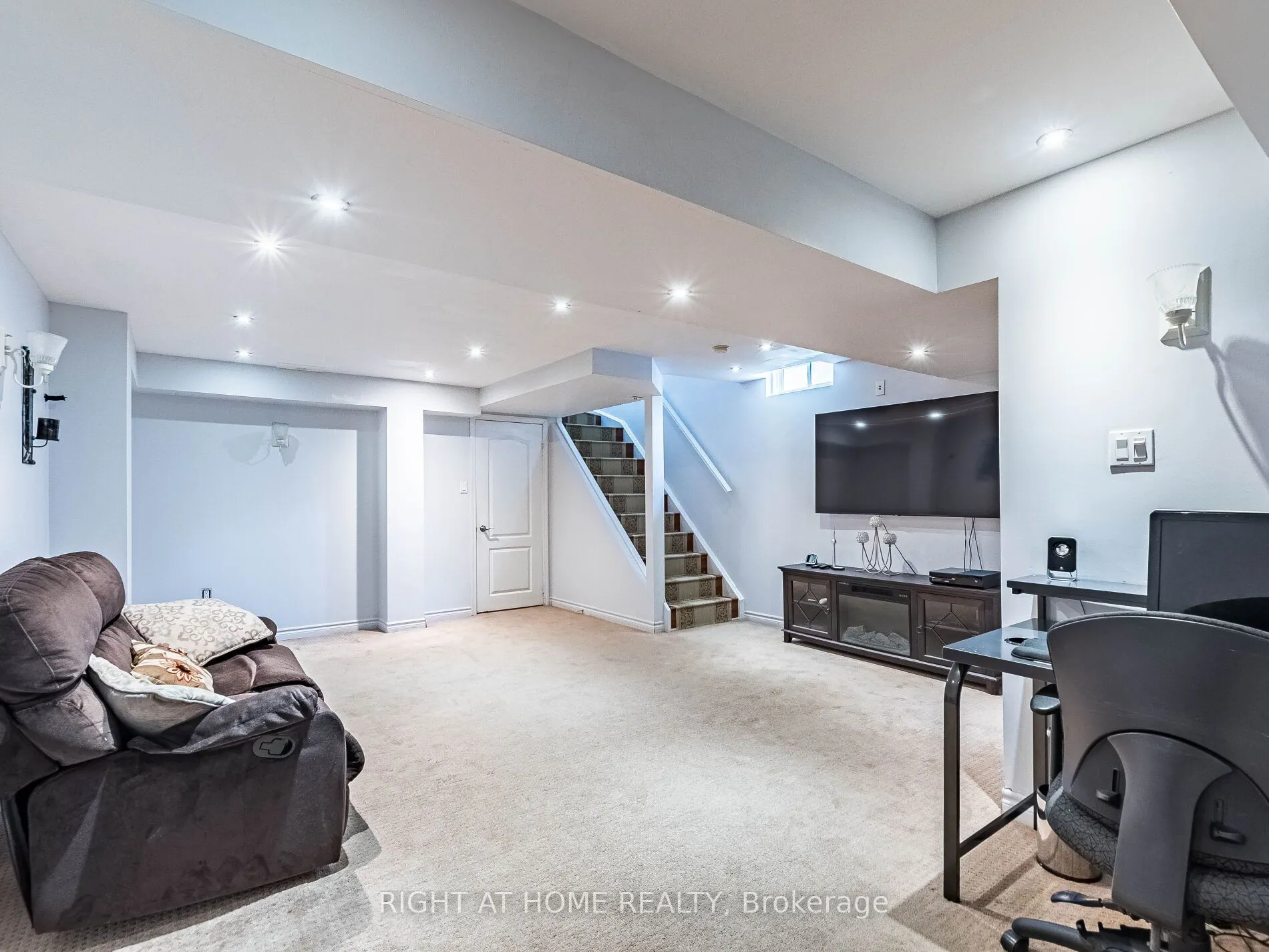 5030 Heatherleigh Avenue, #217
