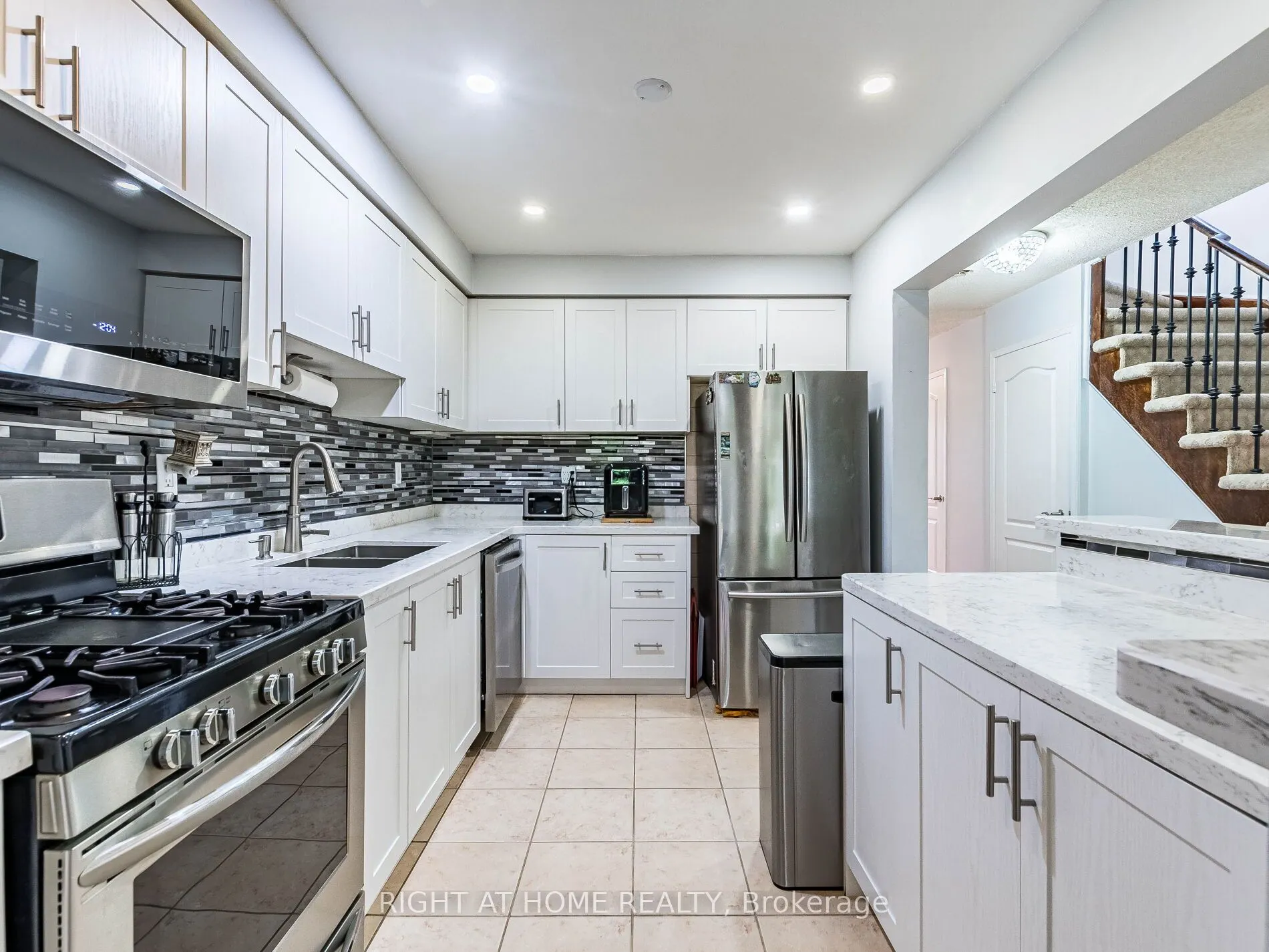 5030 Heatherleigh Avenue, #217