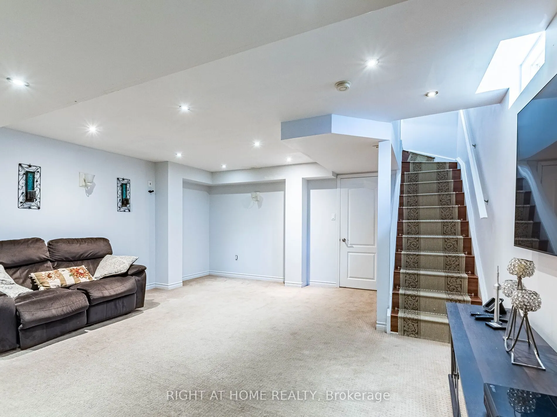 5030 Heatherleigh Avenue, #217