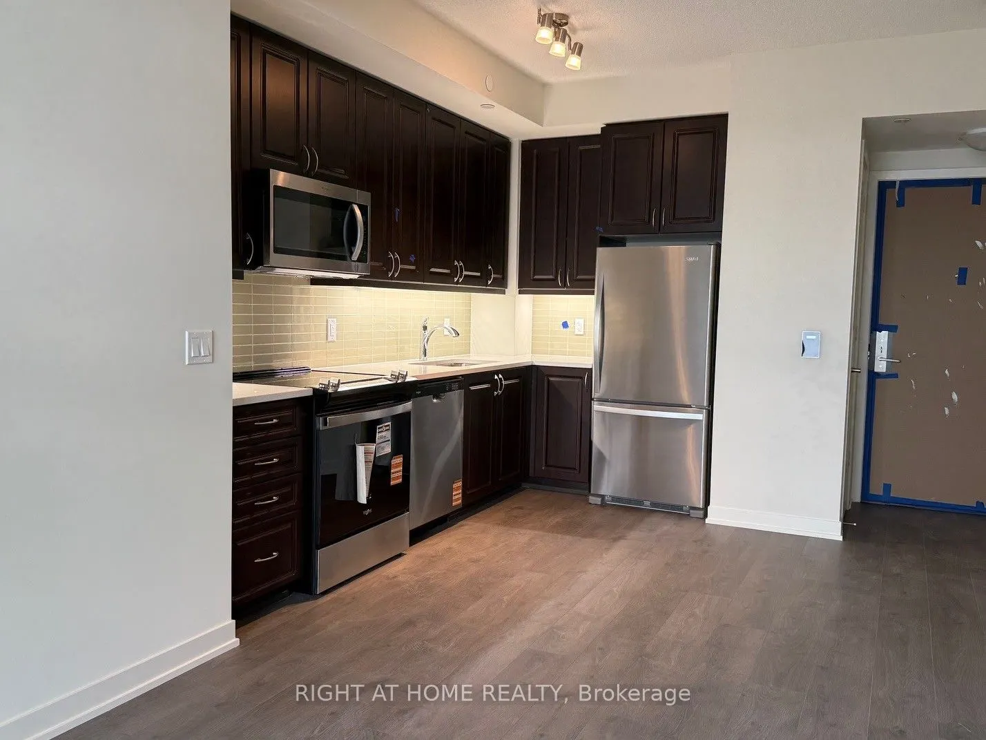 38 ANNIE CRAIG Drive, #3803