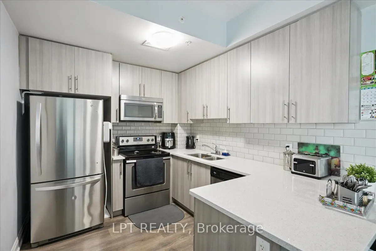 55 Yorkland Boulevard, #8