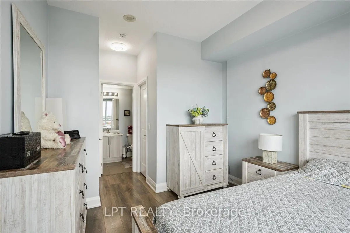 55 Yorkland Boulevard, #8