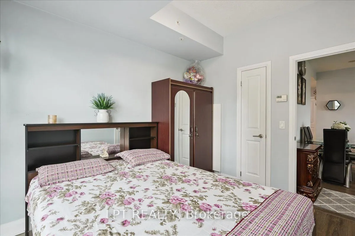 55 Yorkland Boulevard, #8