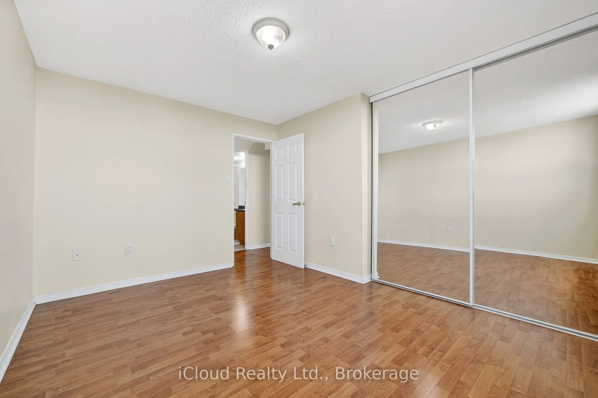 2900 Battleford Road, #1110