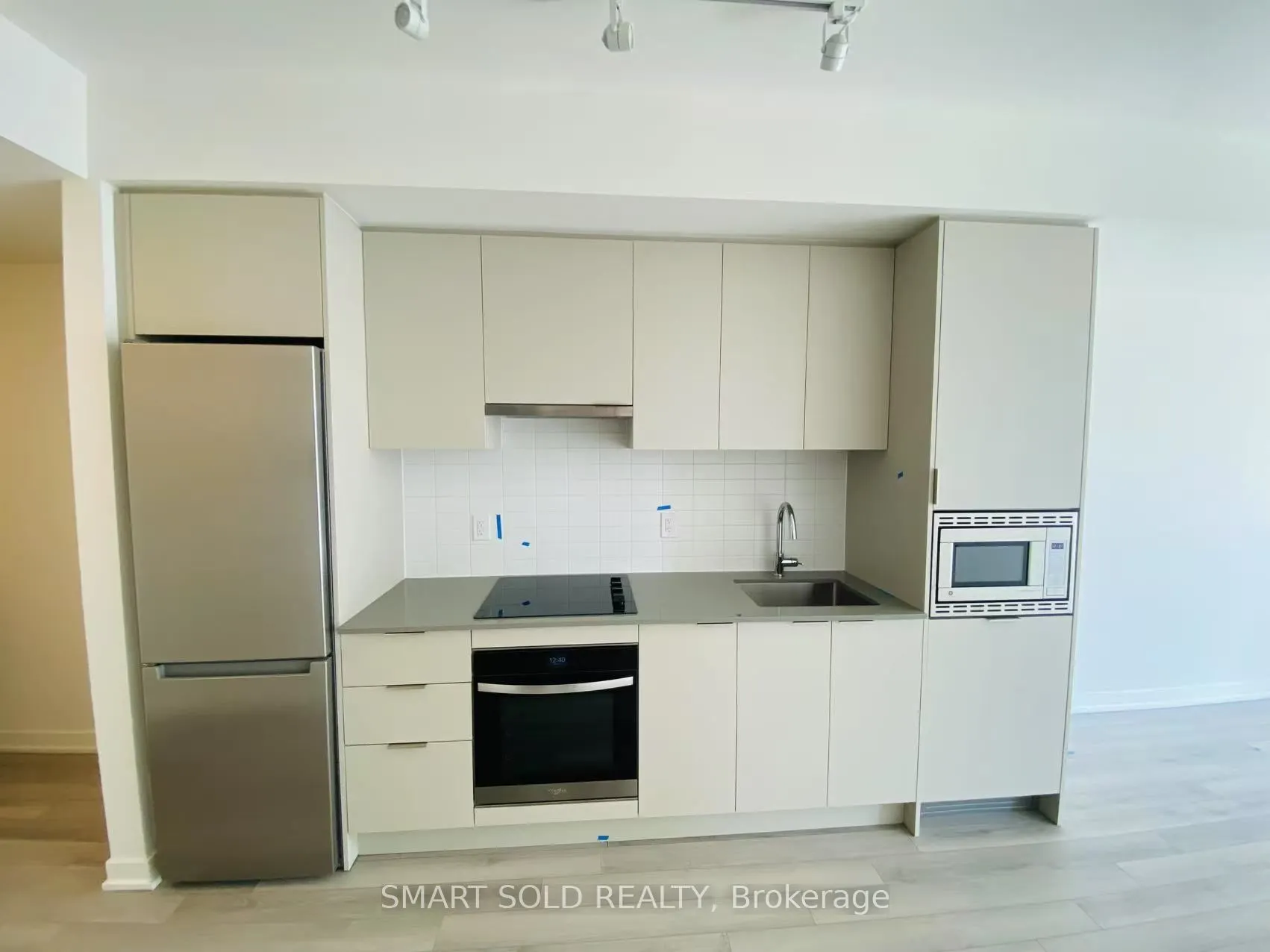3079 Trafalgar Road, #11