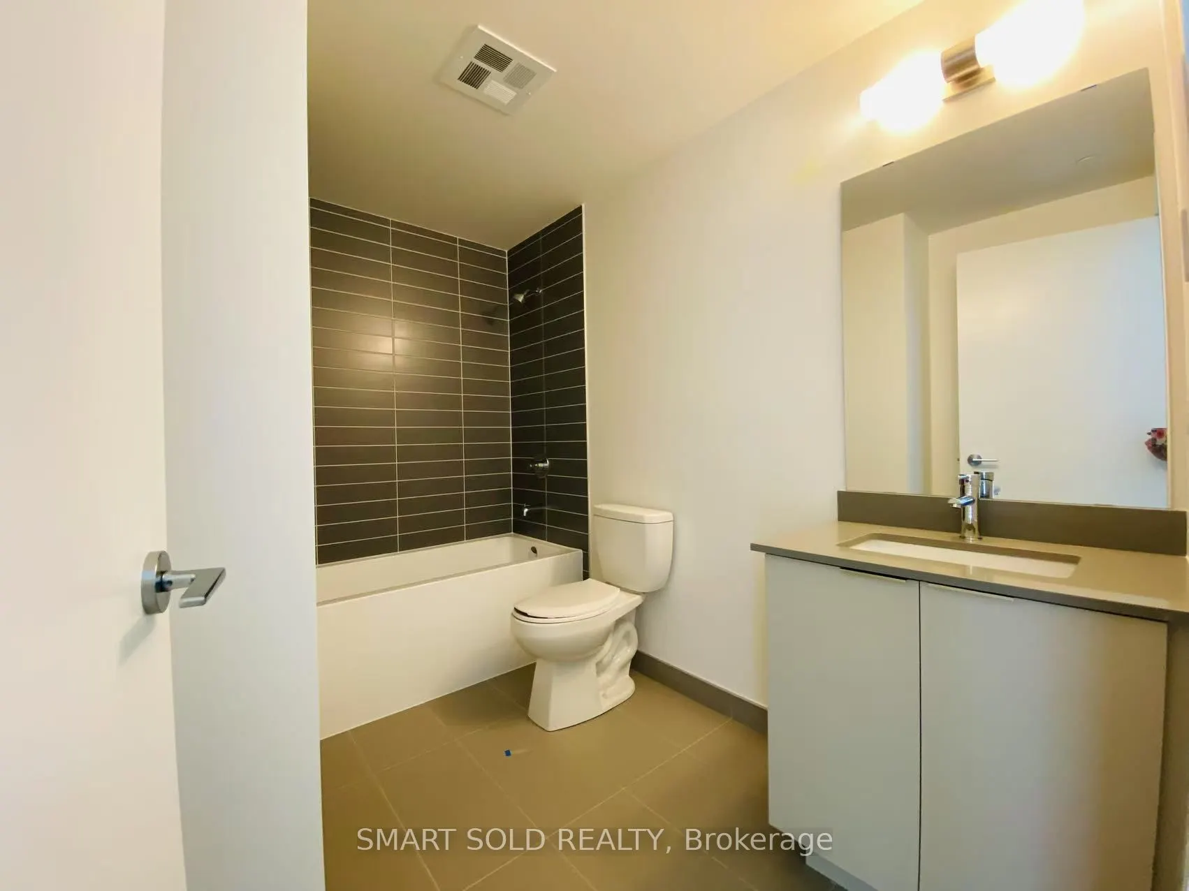 3079 Trafalgar Road, #11