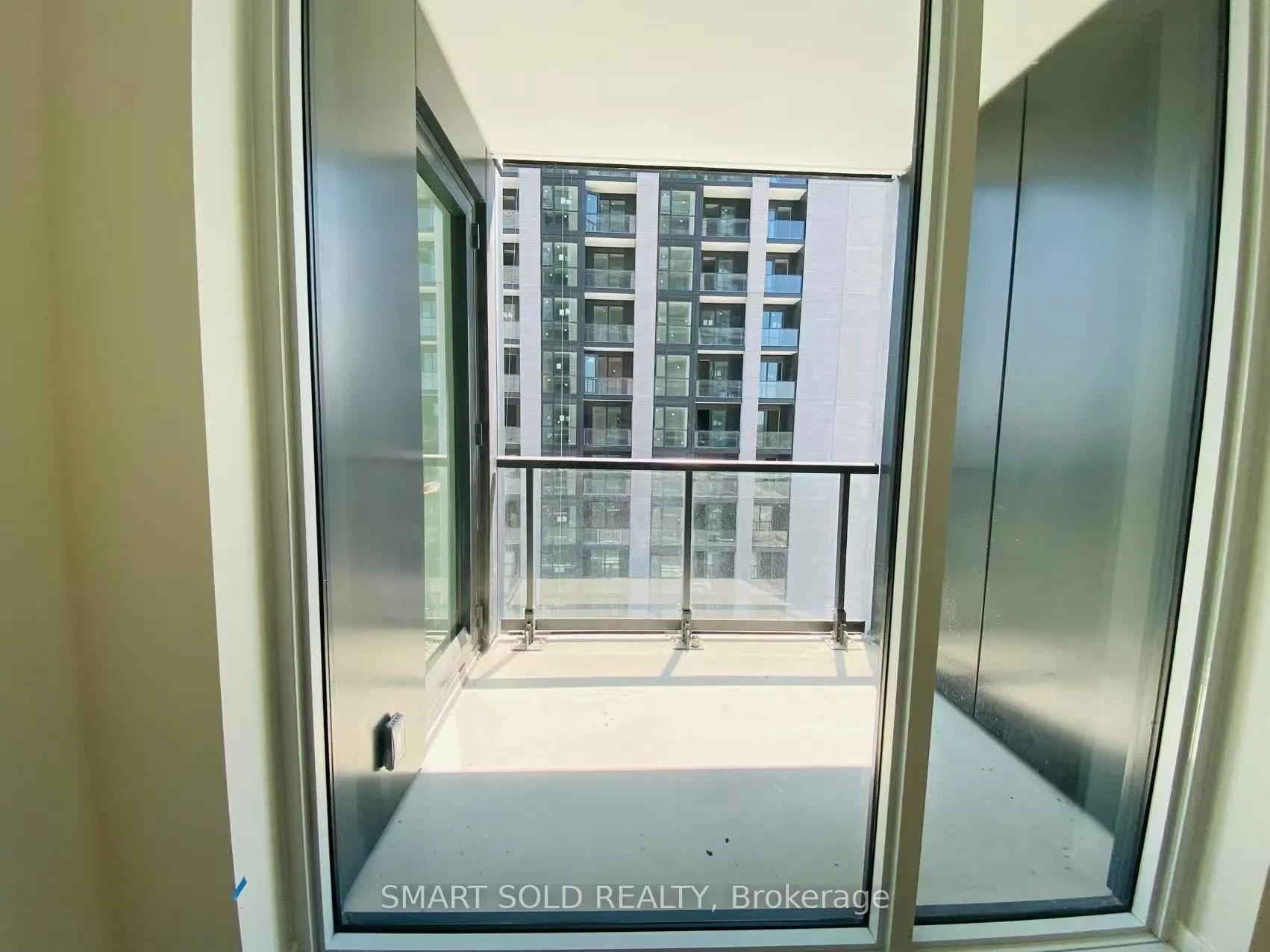 3079 Trafalgar Road, #11