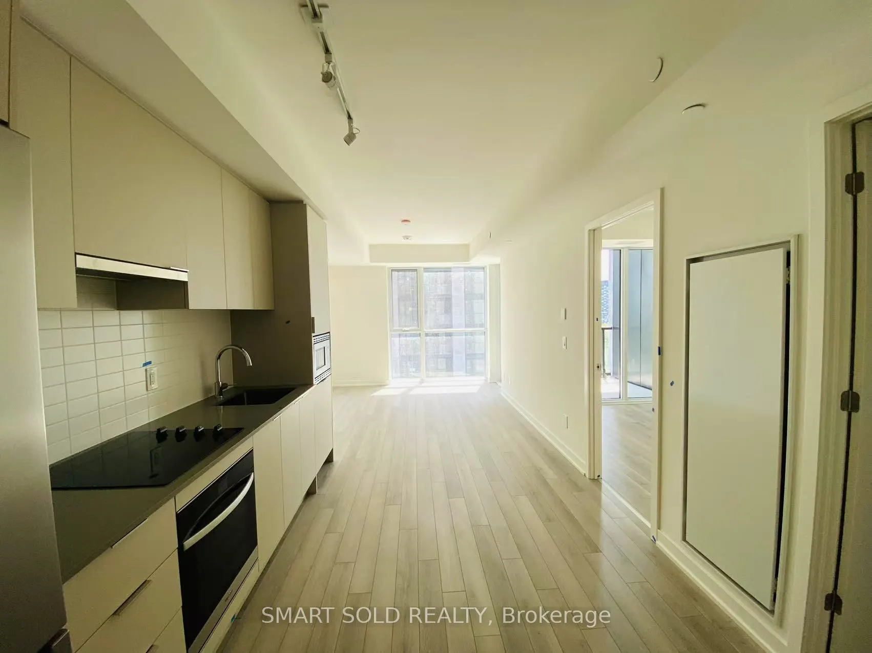 3079 Trafalgar Road, #11