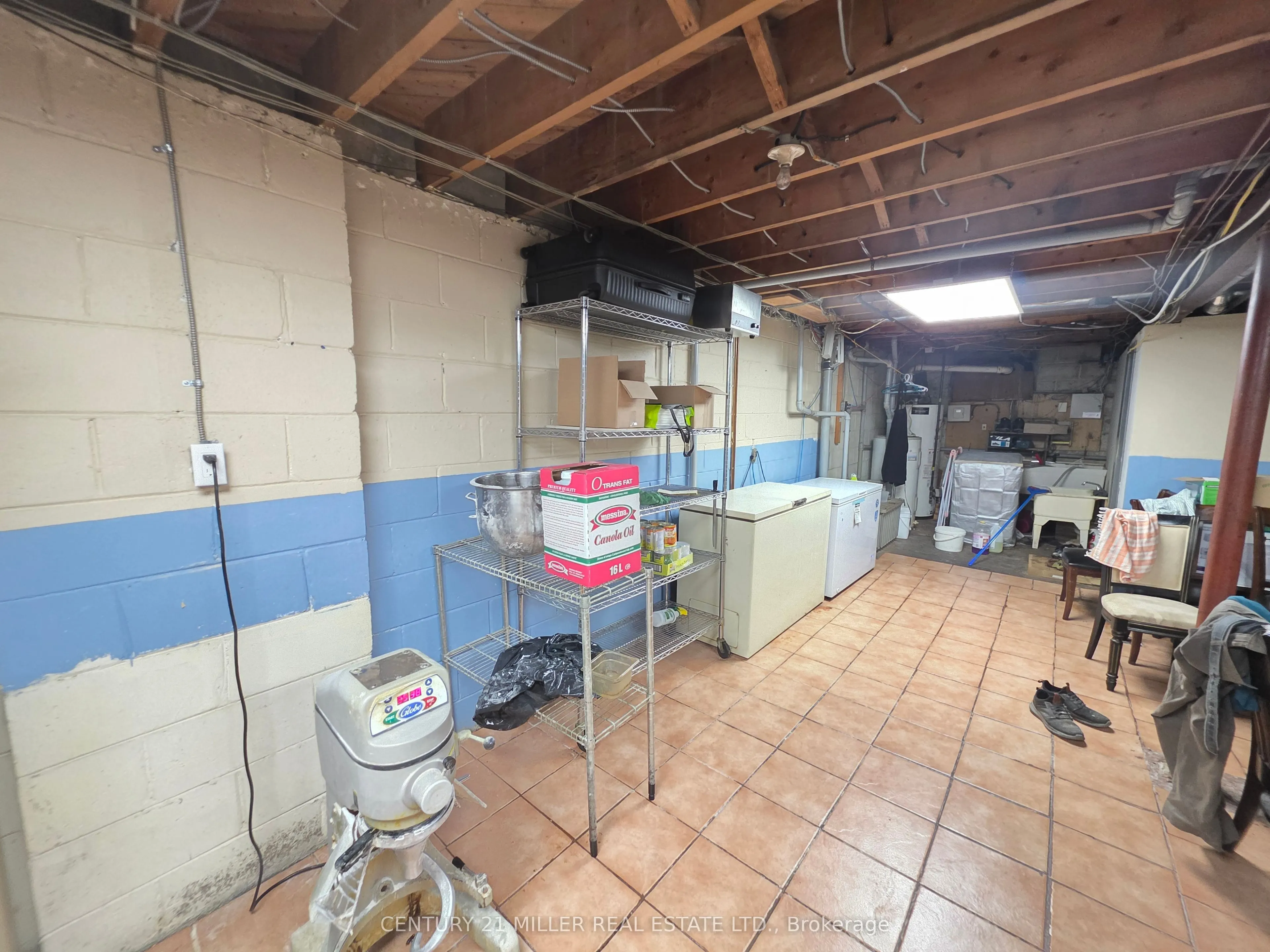 3321 Bloor Street W