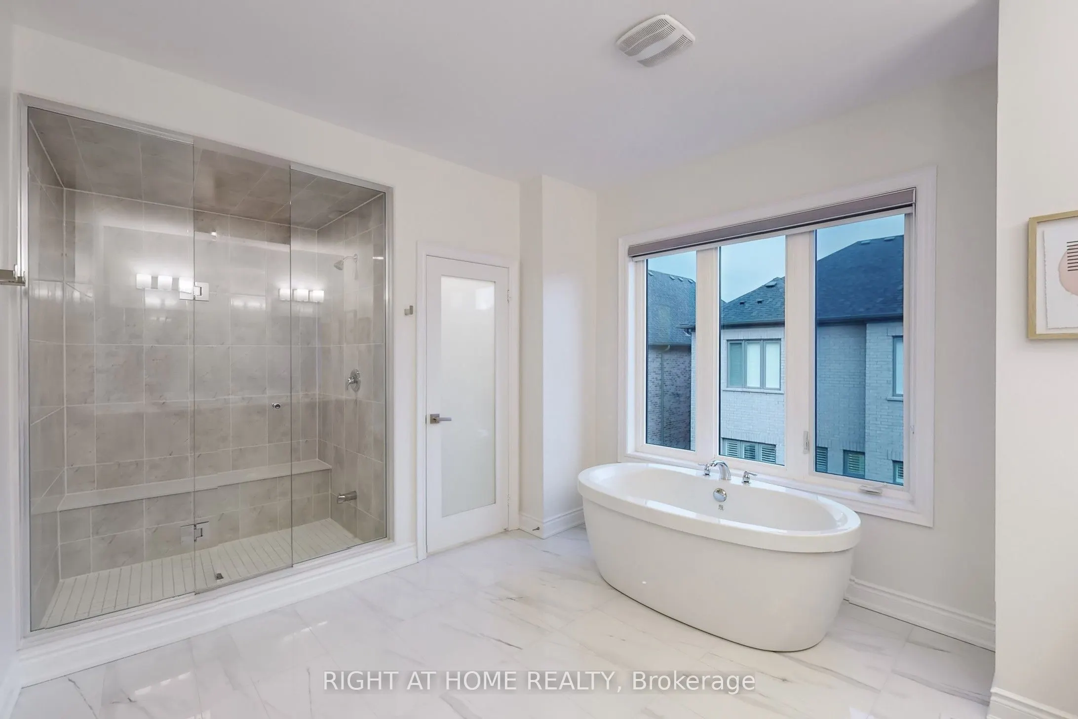1199 QUEENS PLATE Road E