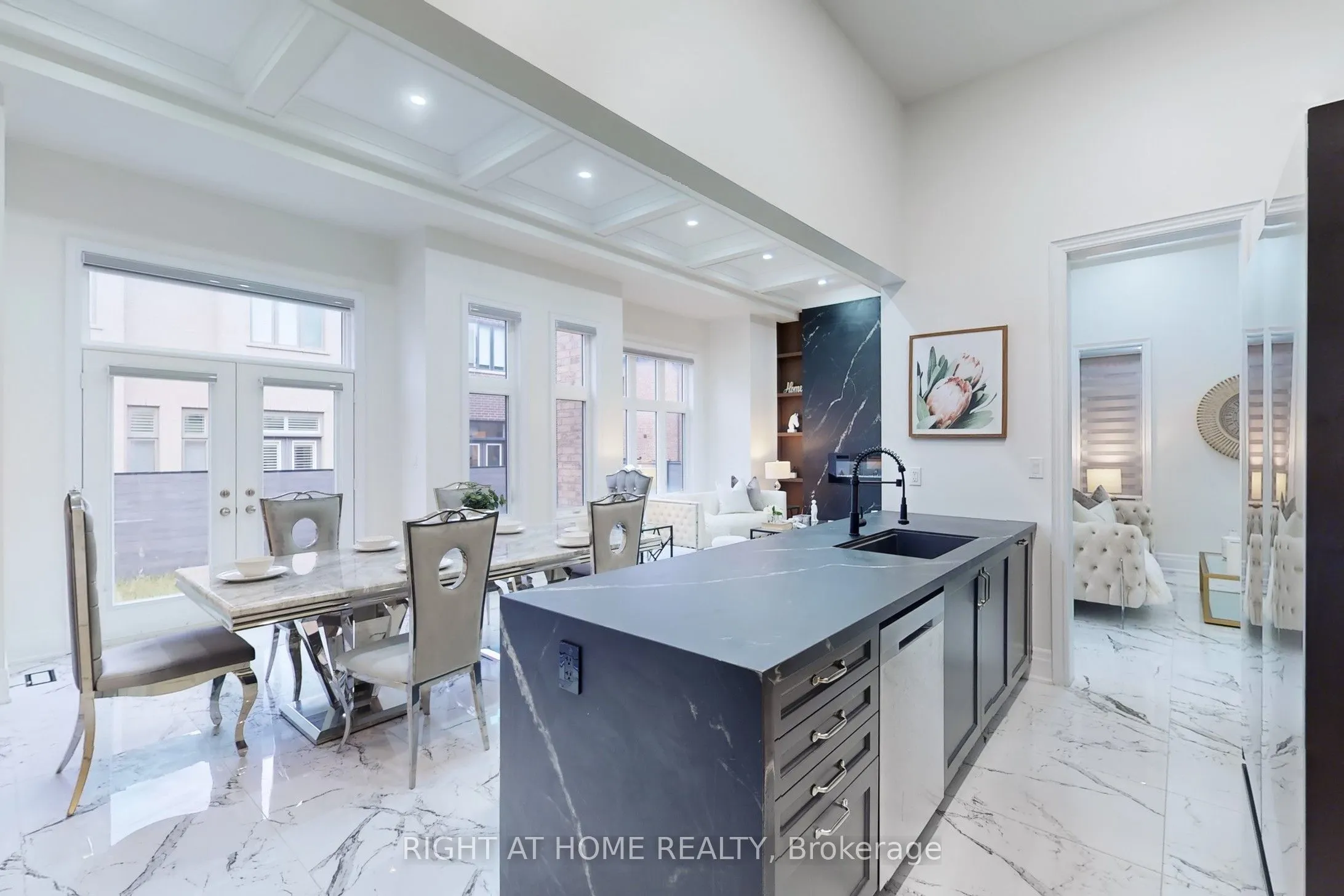 1199 QUEENS PLATE Road E