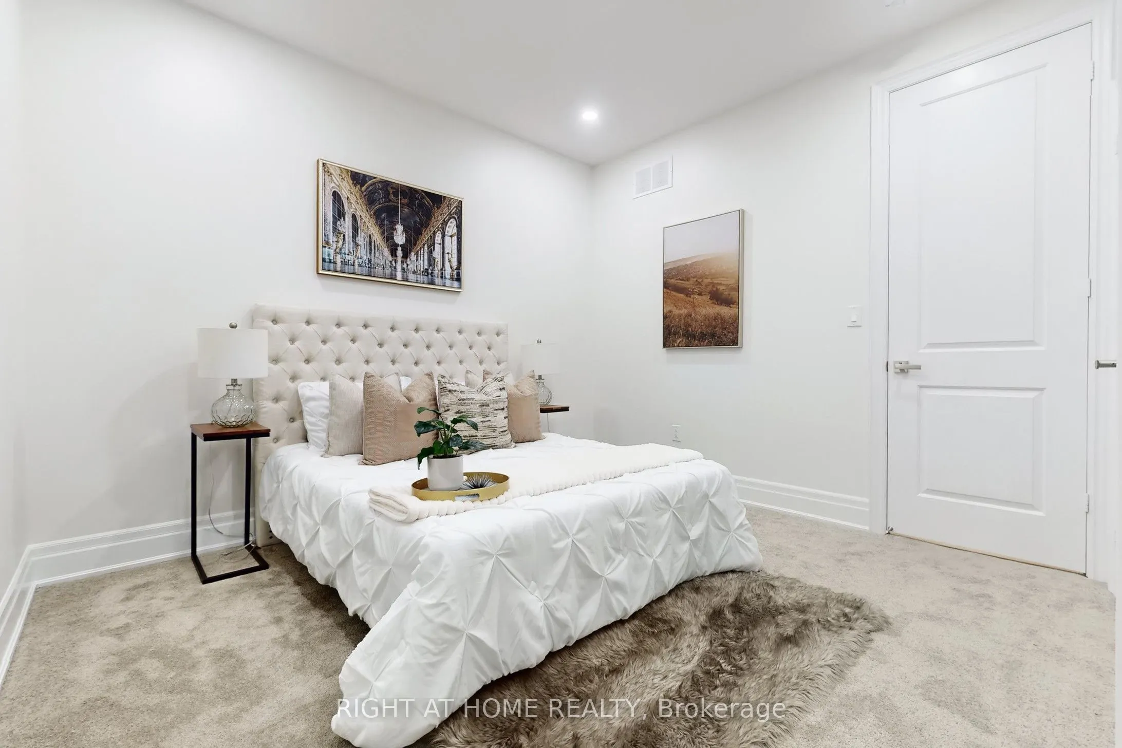 1199 QUEENS PLATE Road E
