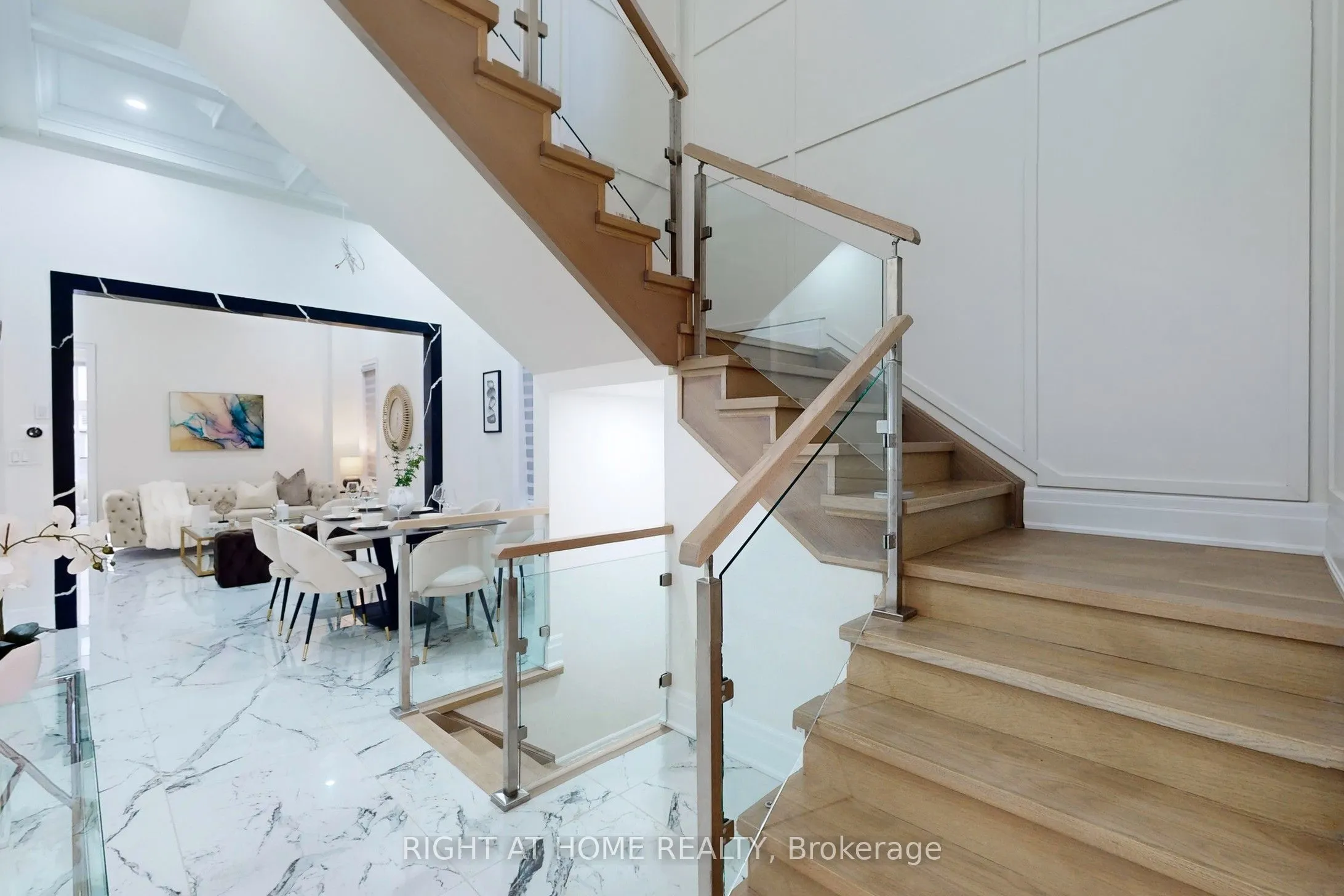 1199 QUEENS PLATE Road E