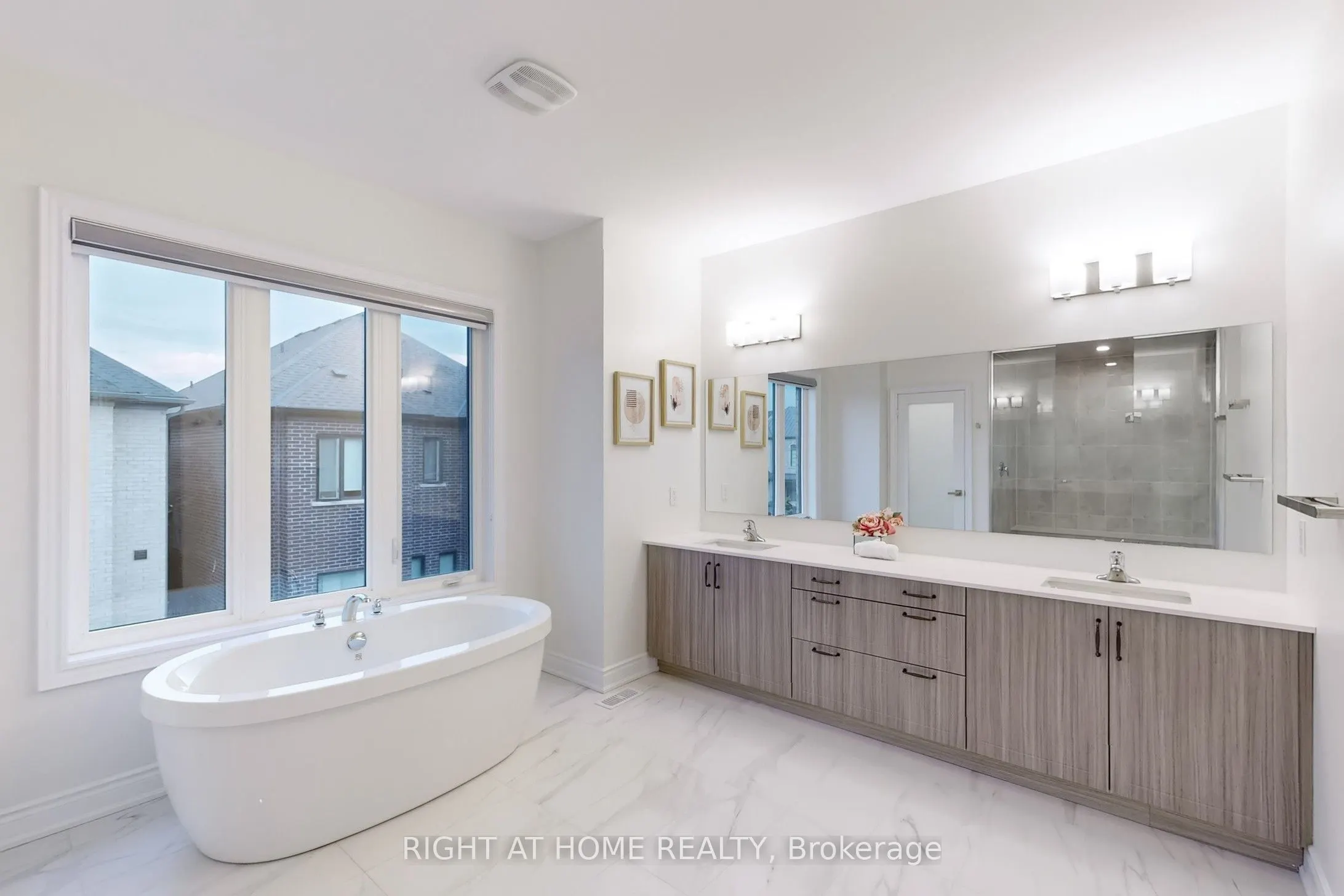 1199 QUEENS PLATE Road E