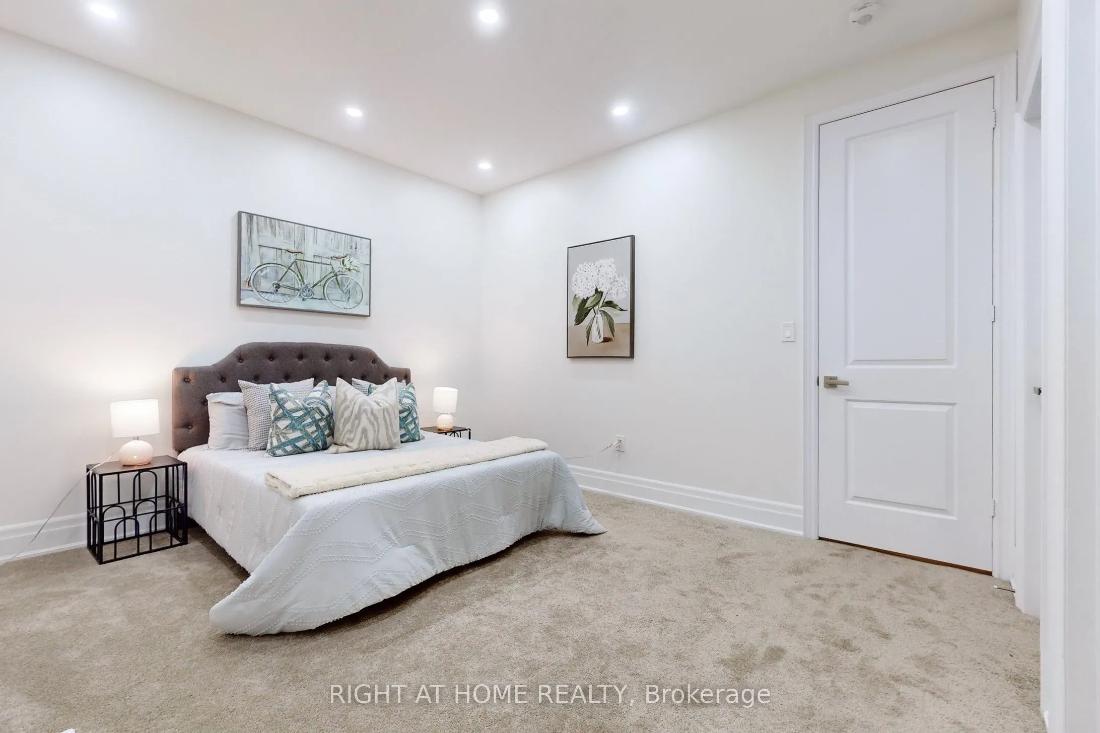 1199 QUEENS PLATE Road E