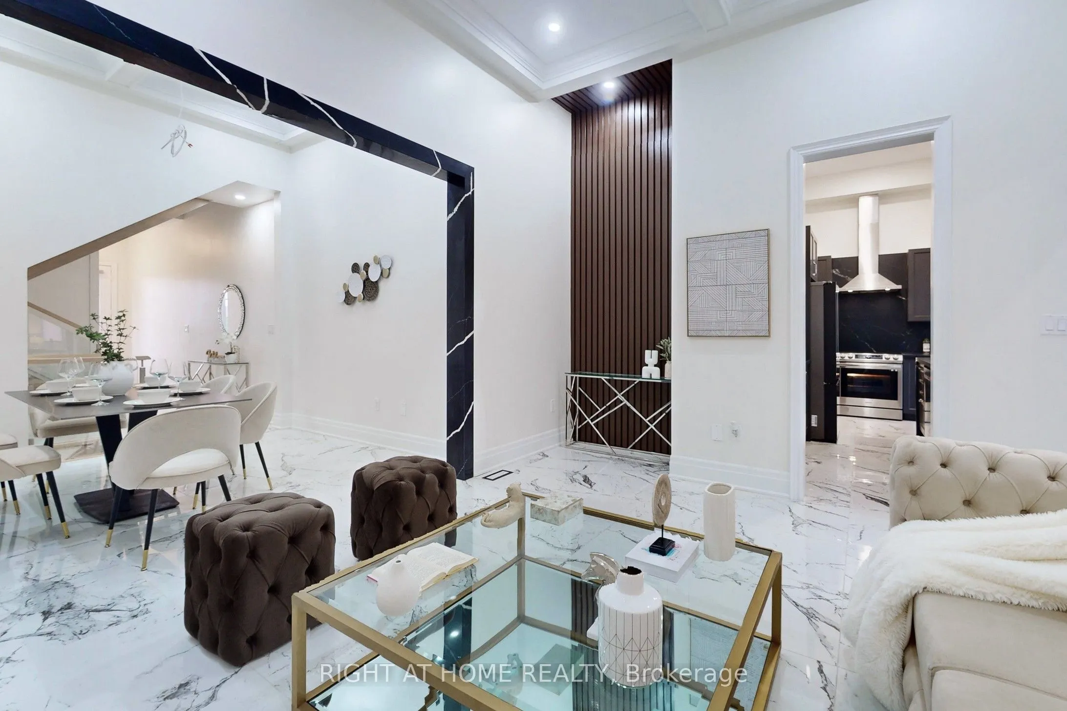 1199 QUEENS PLATE Road E
