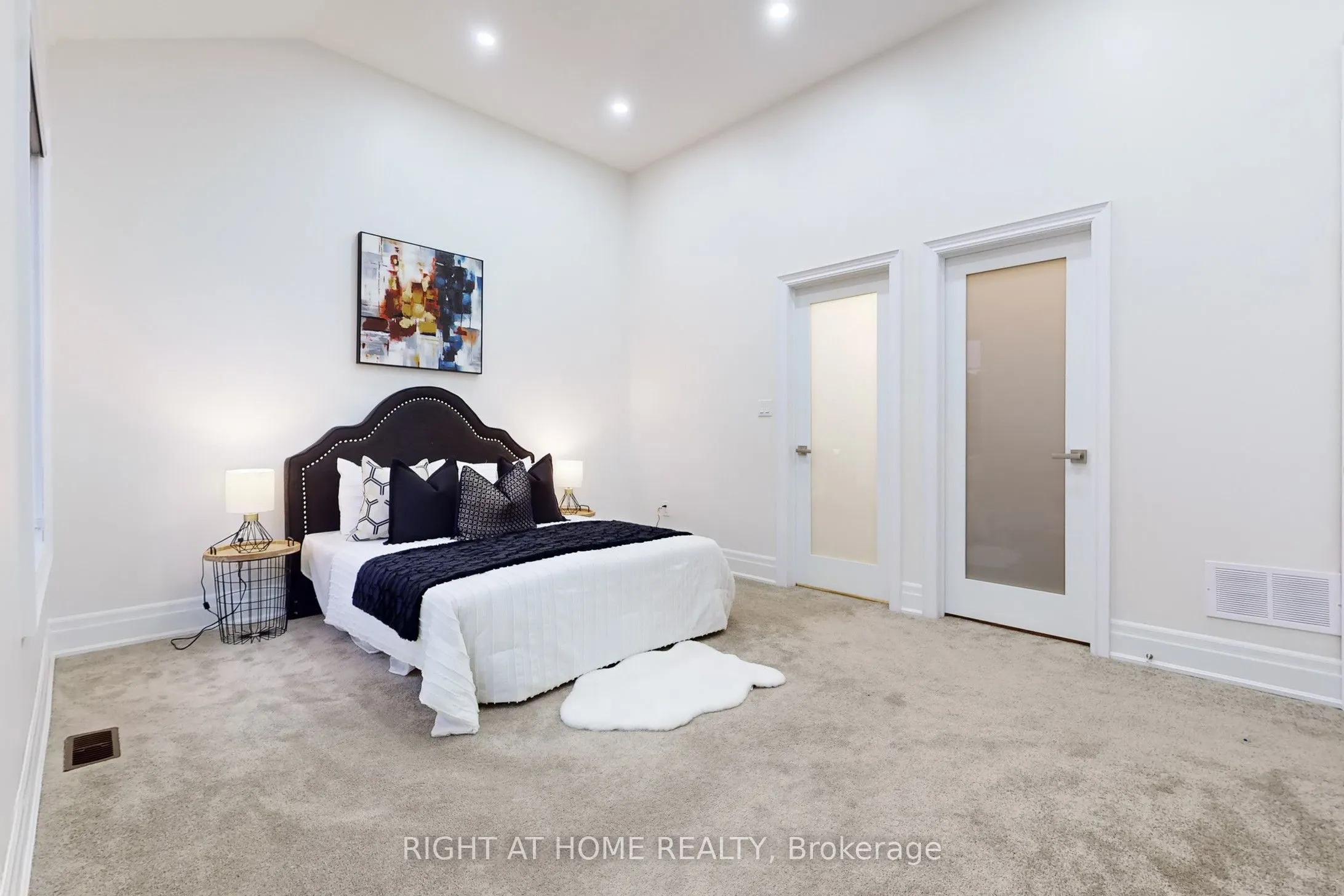 1199 QUEENS PLATE Road E