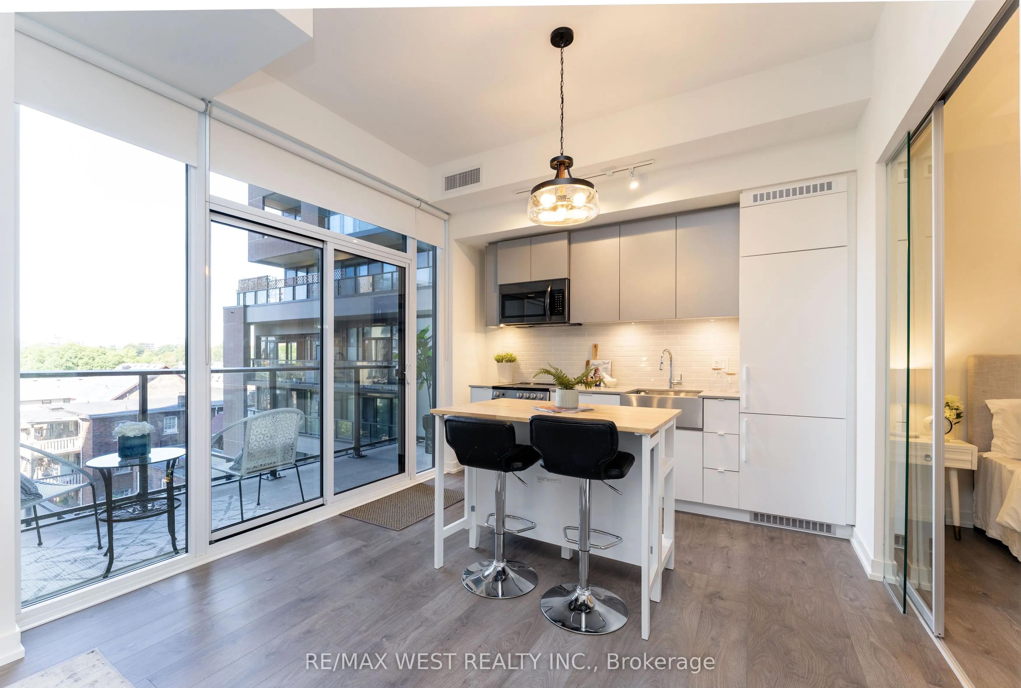 270 Dufferin Street, #413