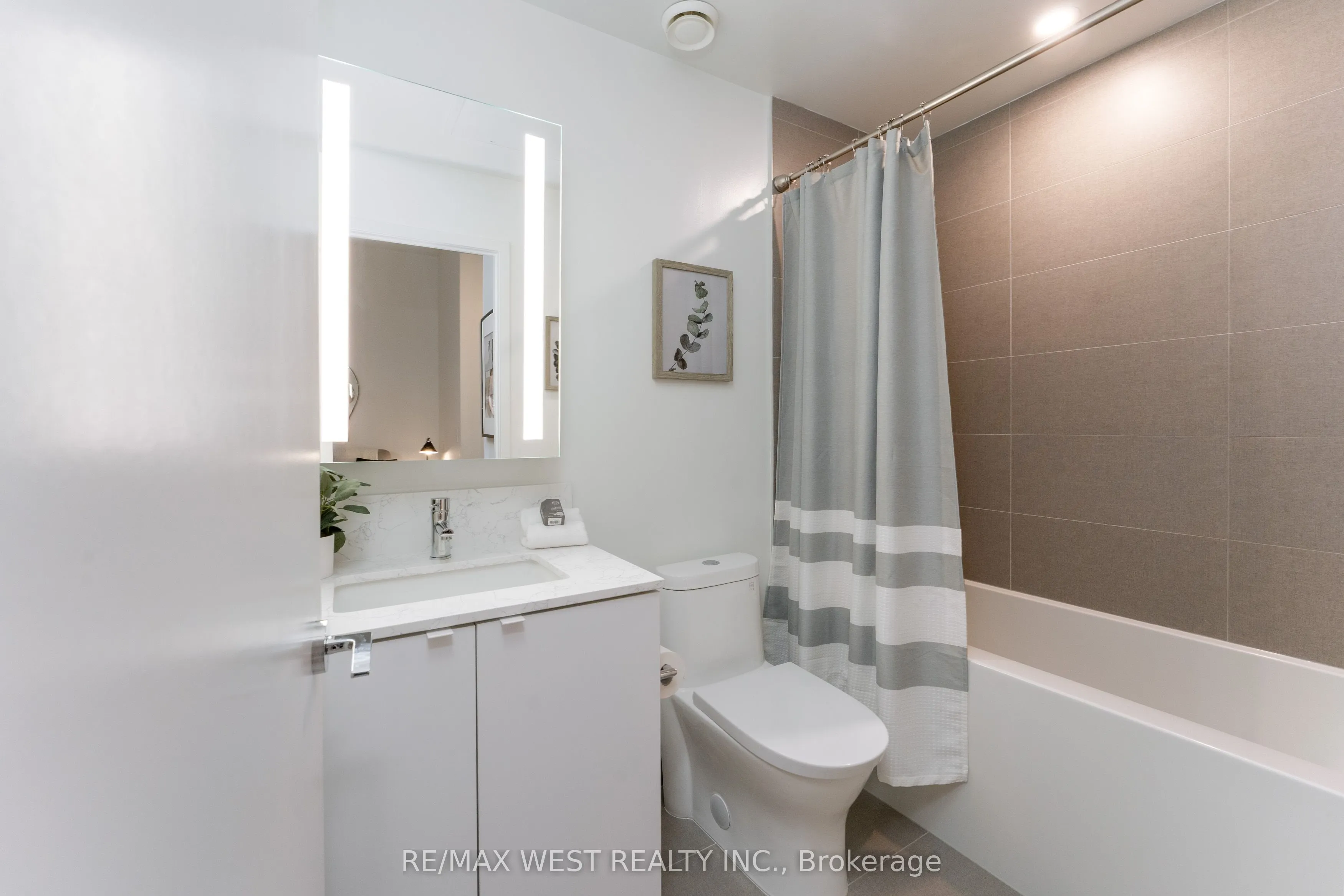 270 Dufferin Street, #413