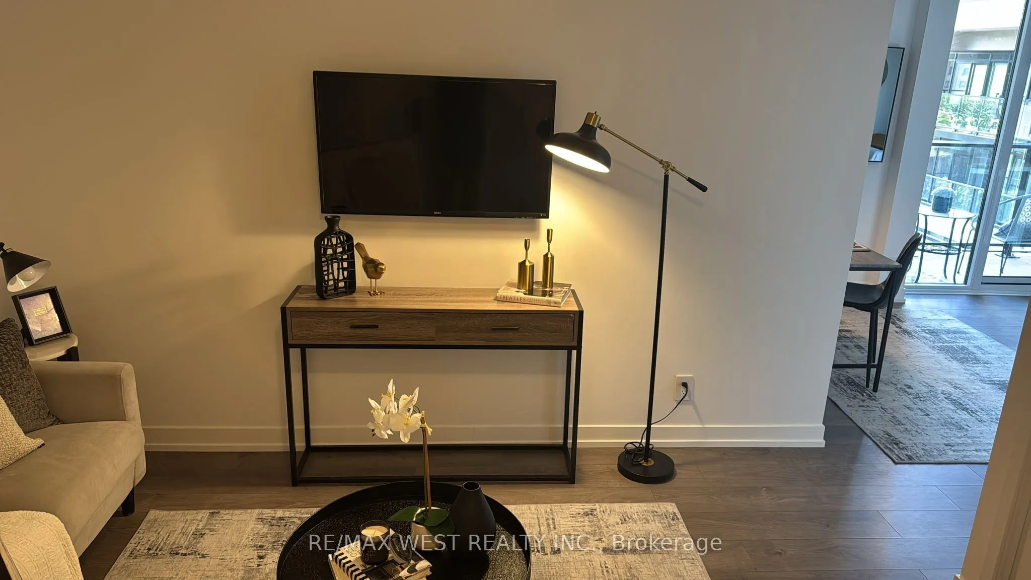 270 Dufferin Street, #413