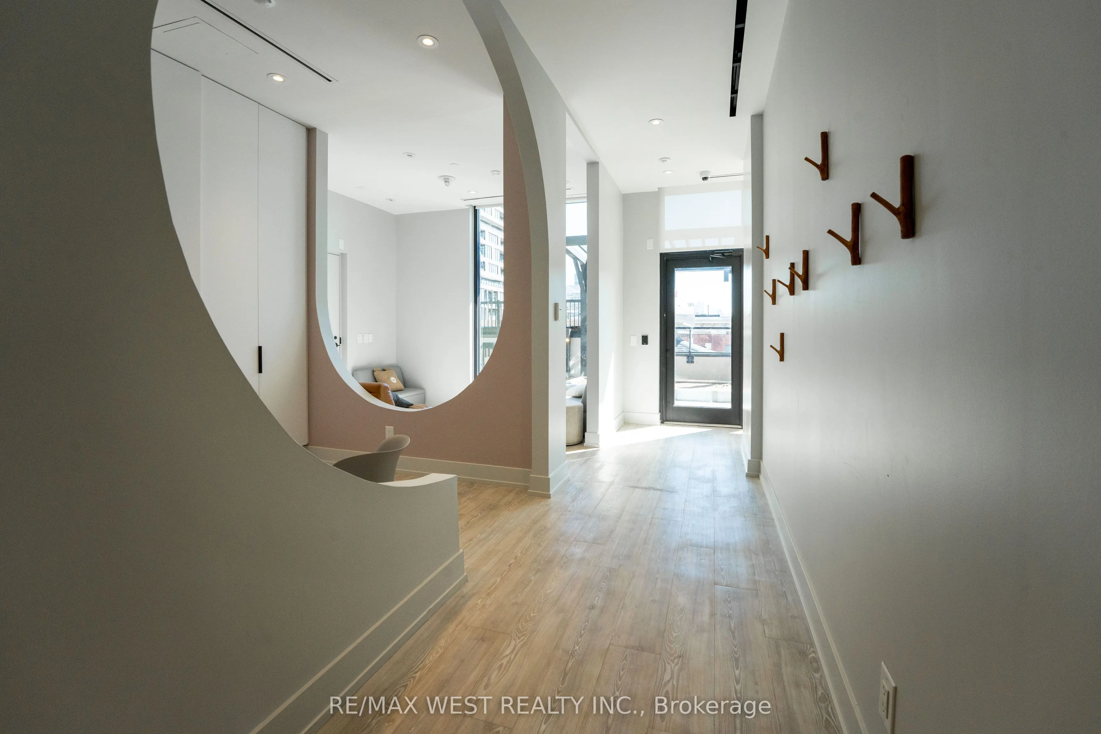 270 Dufferin Street, #413