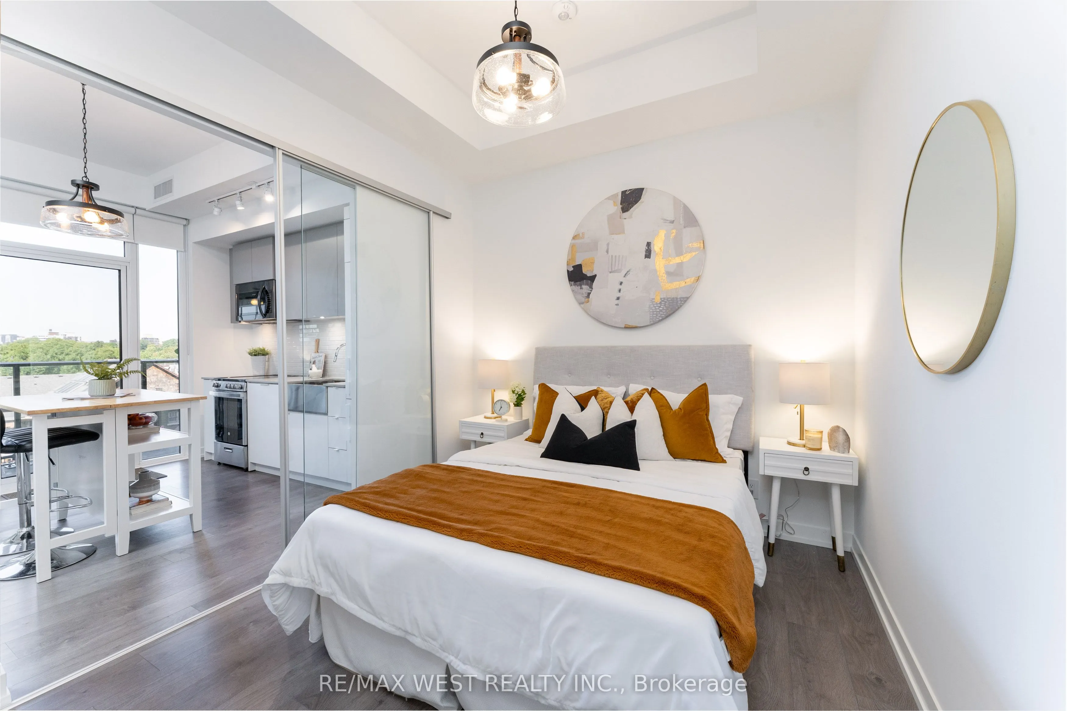 270 Dufferin Street, #413