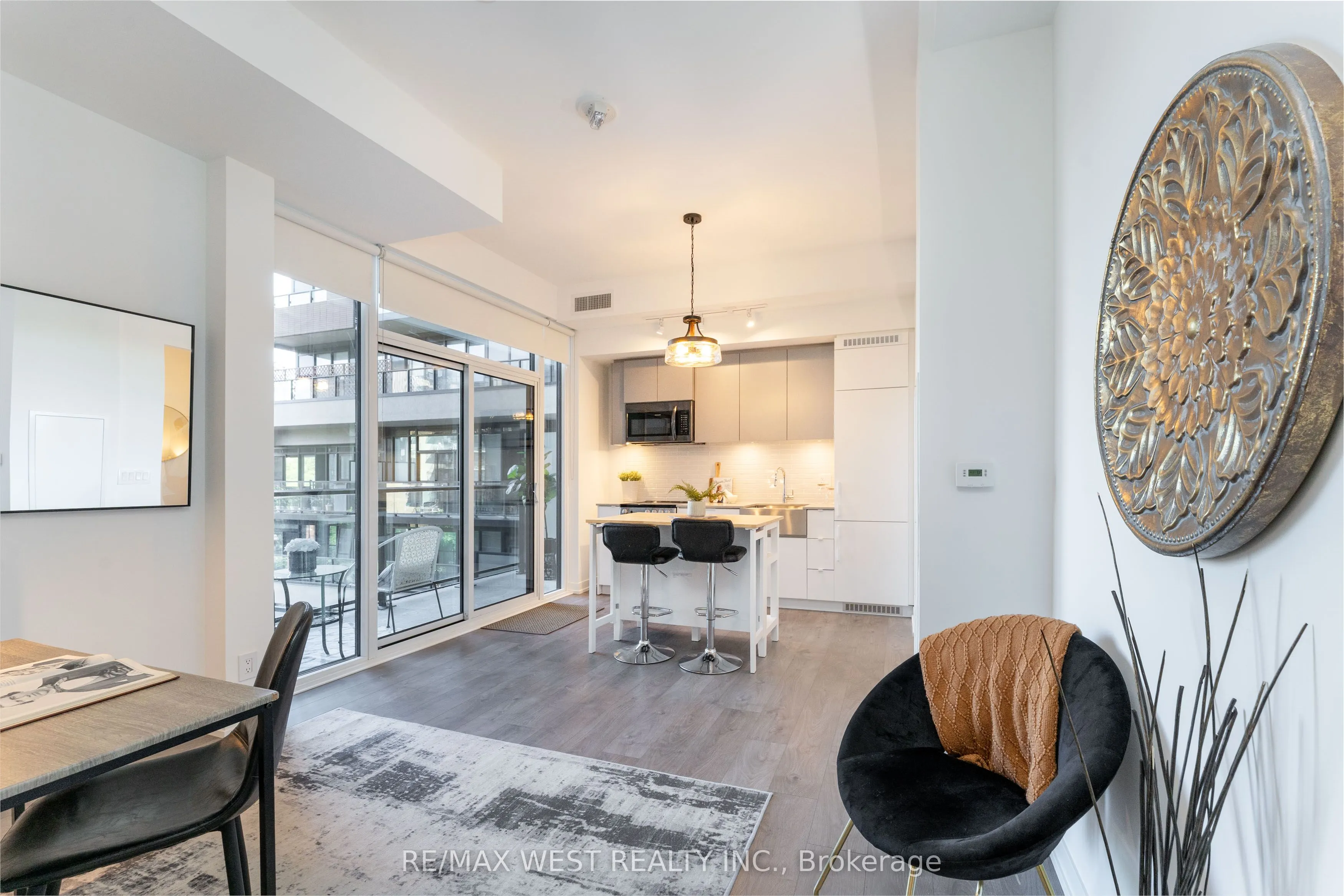 270 Dufferin Street, #413
