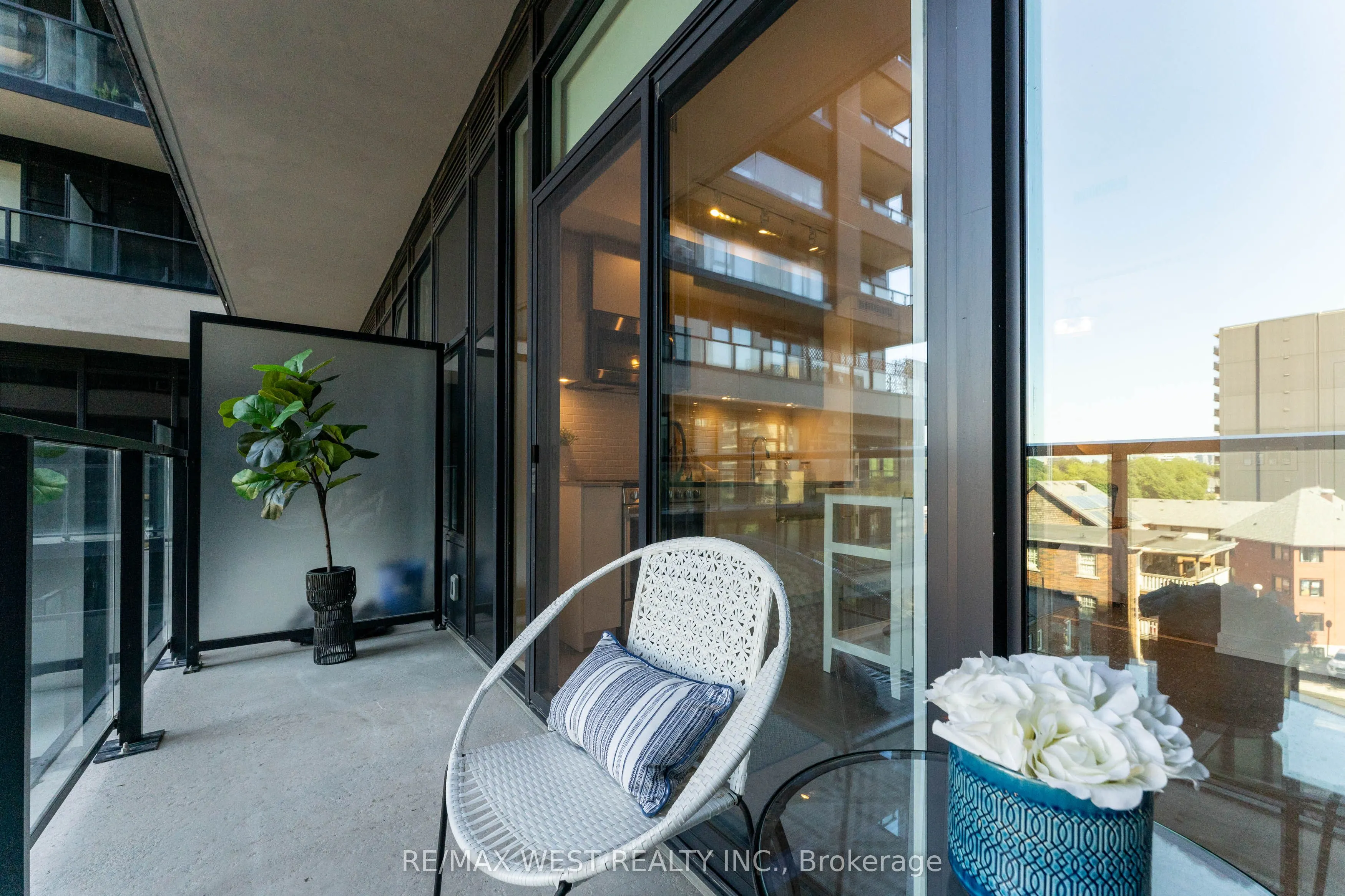 270 Dufferin Street, #413