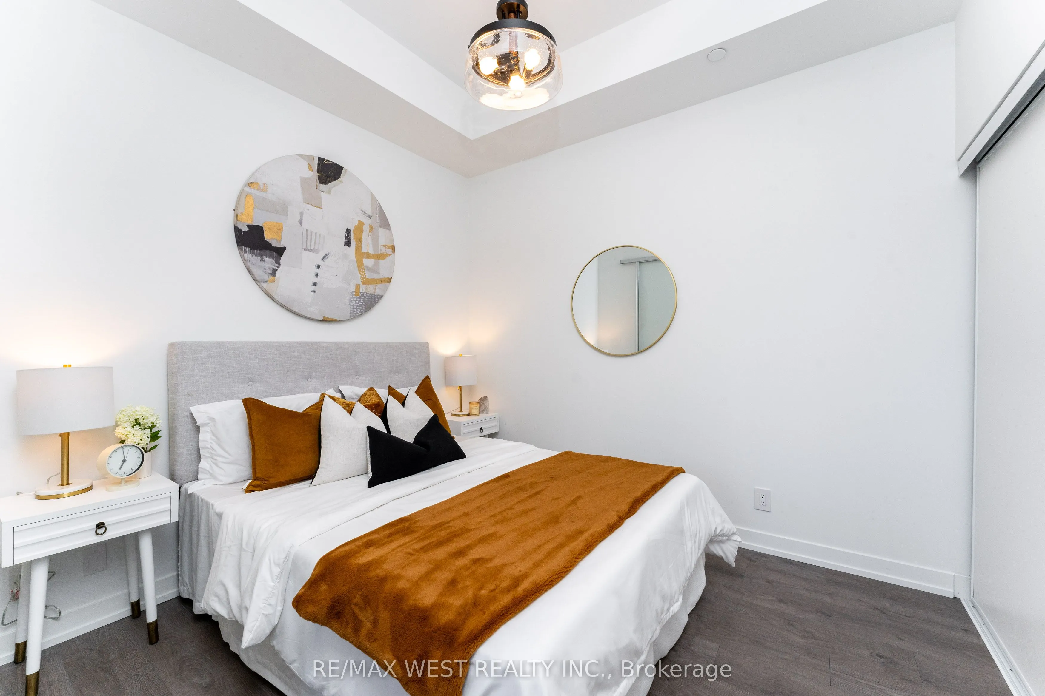 270 Dufferin Street, #413