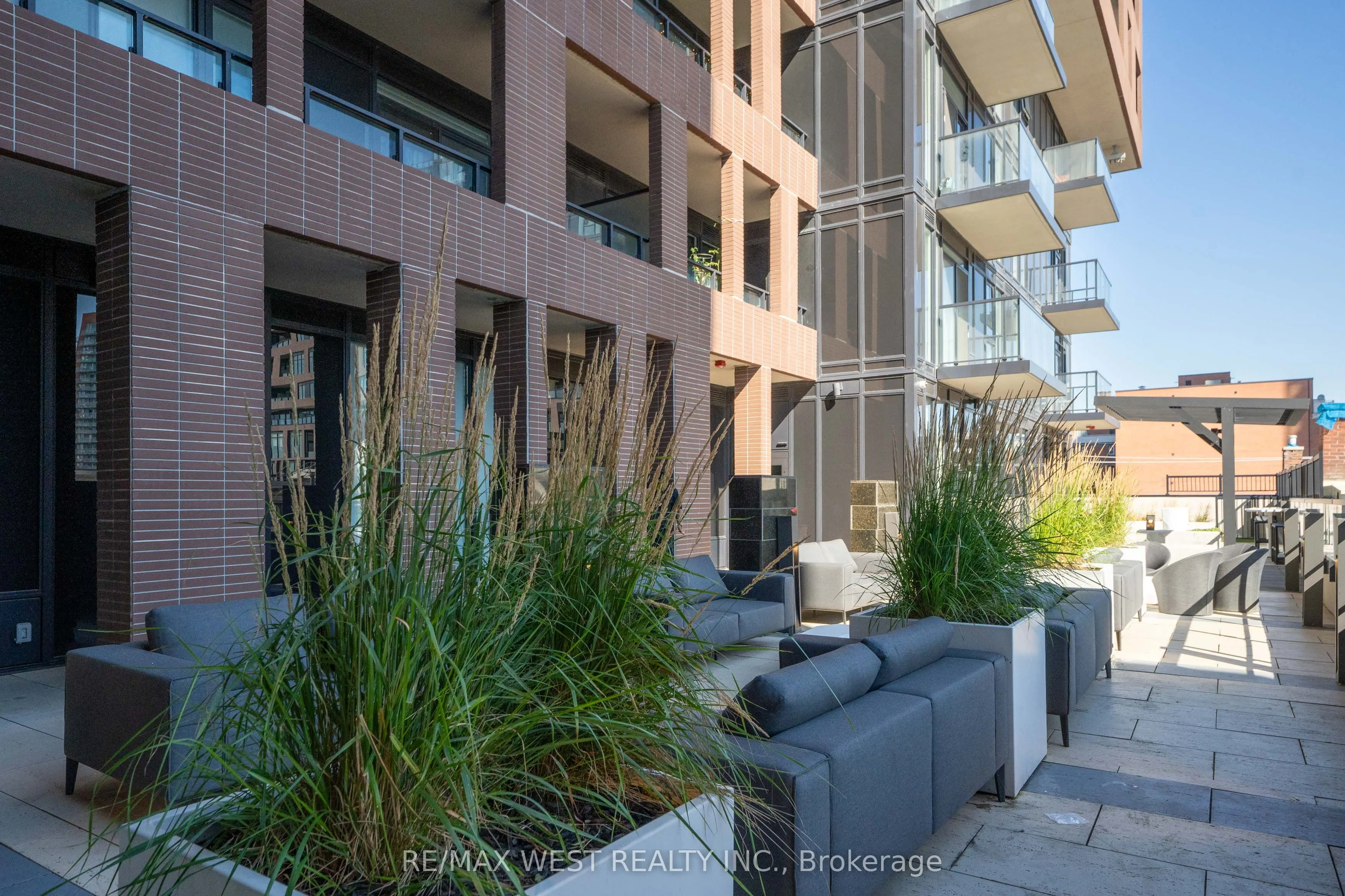 270 Dufferin Street, #413