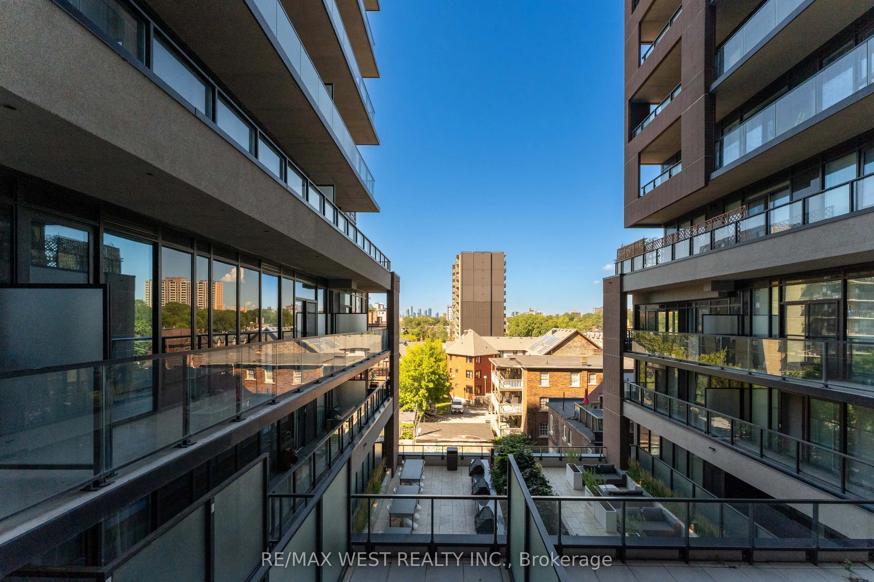 270 Dufferin Street, #413
