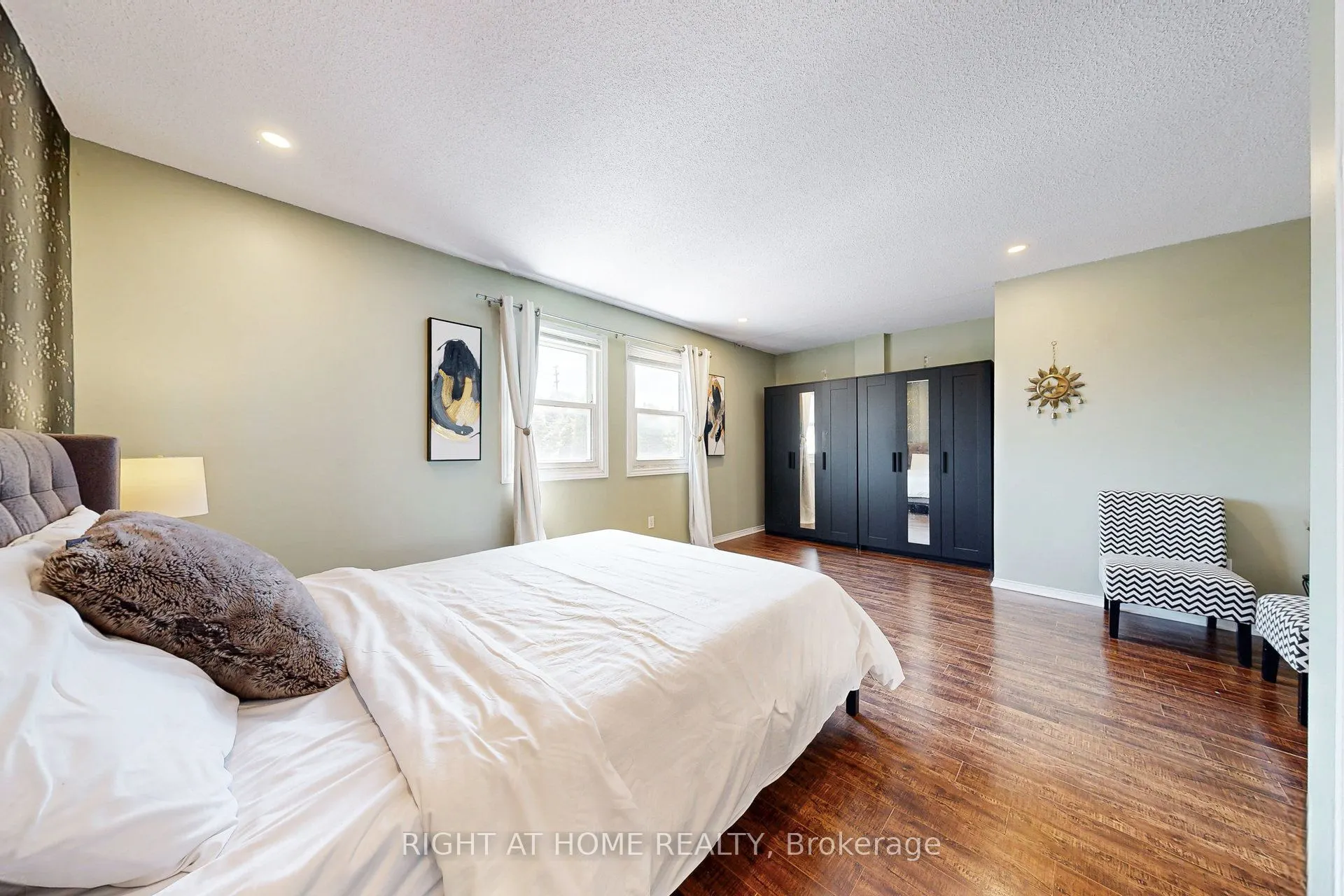 2355 Fifth Line W, #42