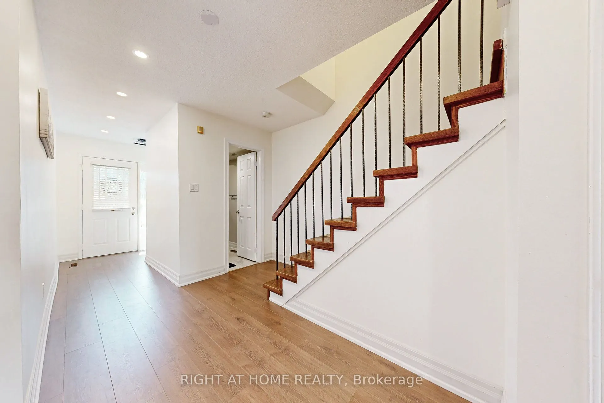 2355 Fifth Line W, #42