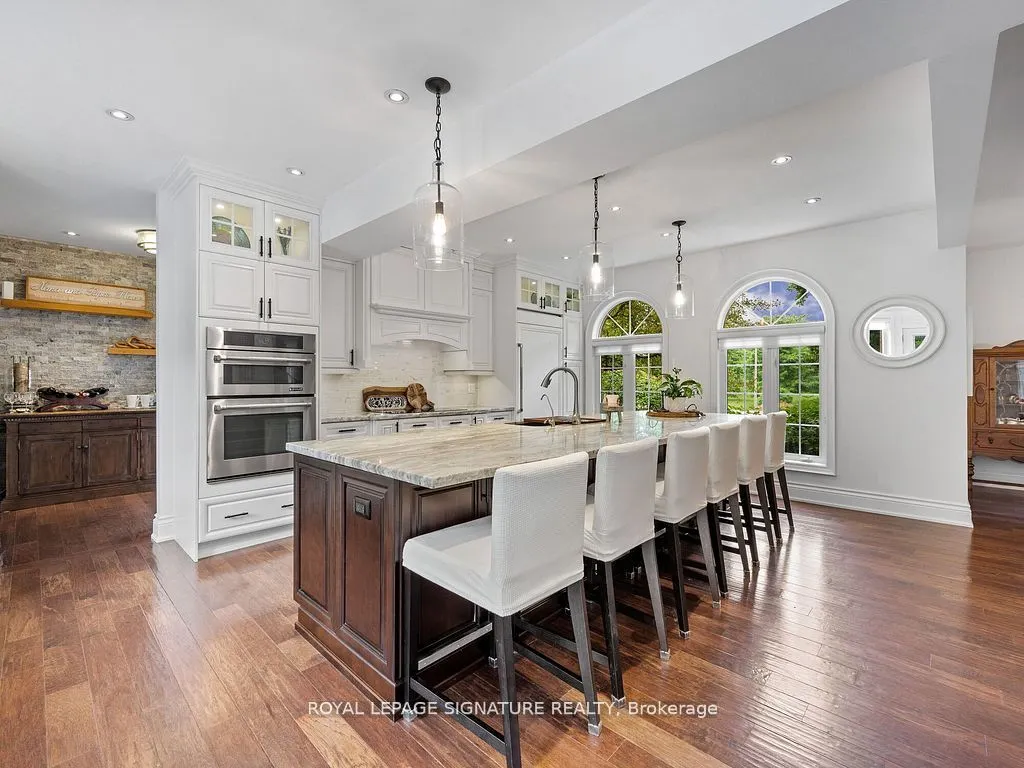 10 Forest Ridge Crescent